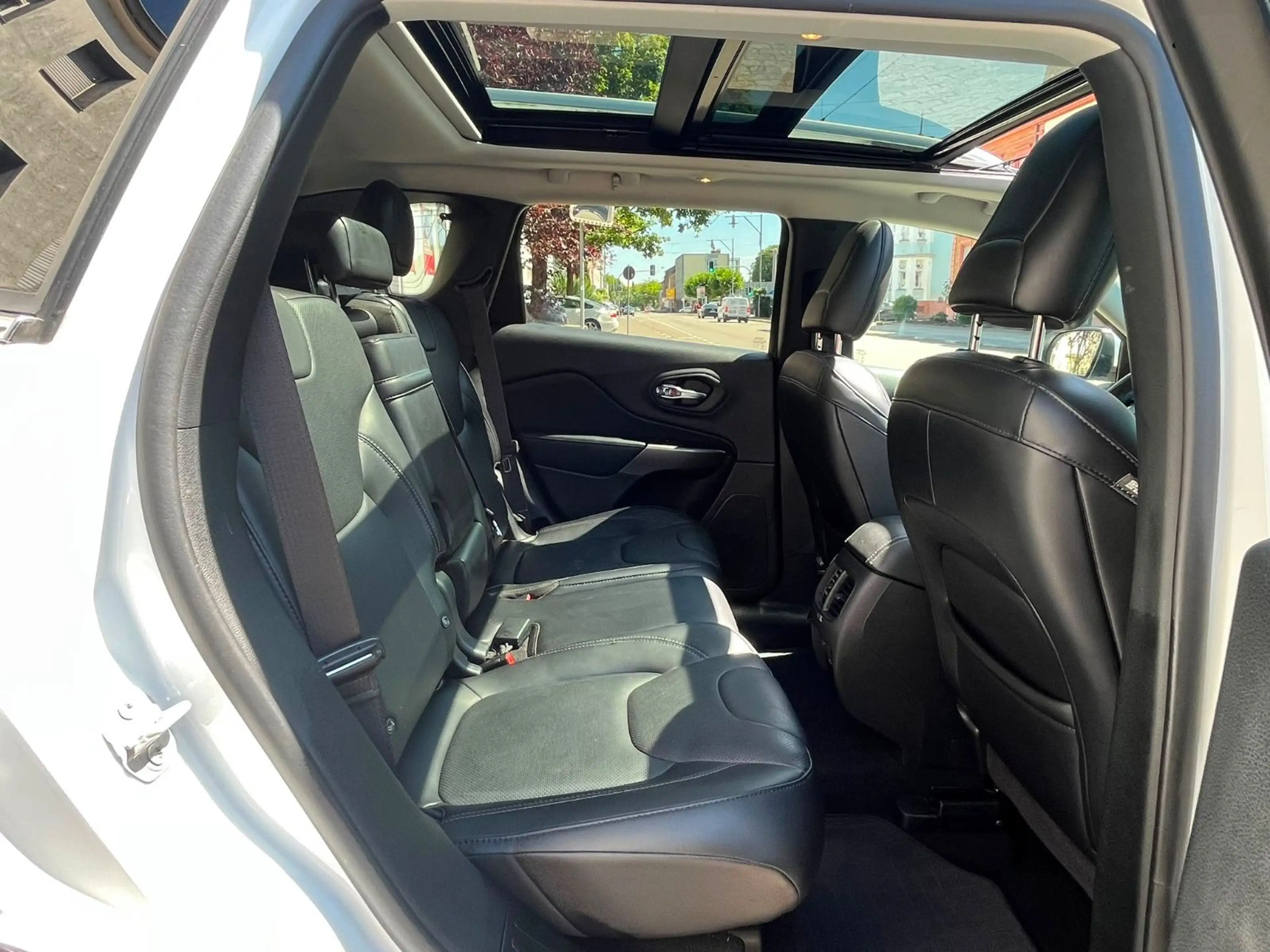 Jeep Cherokee Limited 4WD Aut. Leder, PANORAMA — photo 14