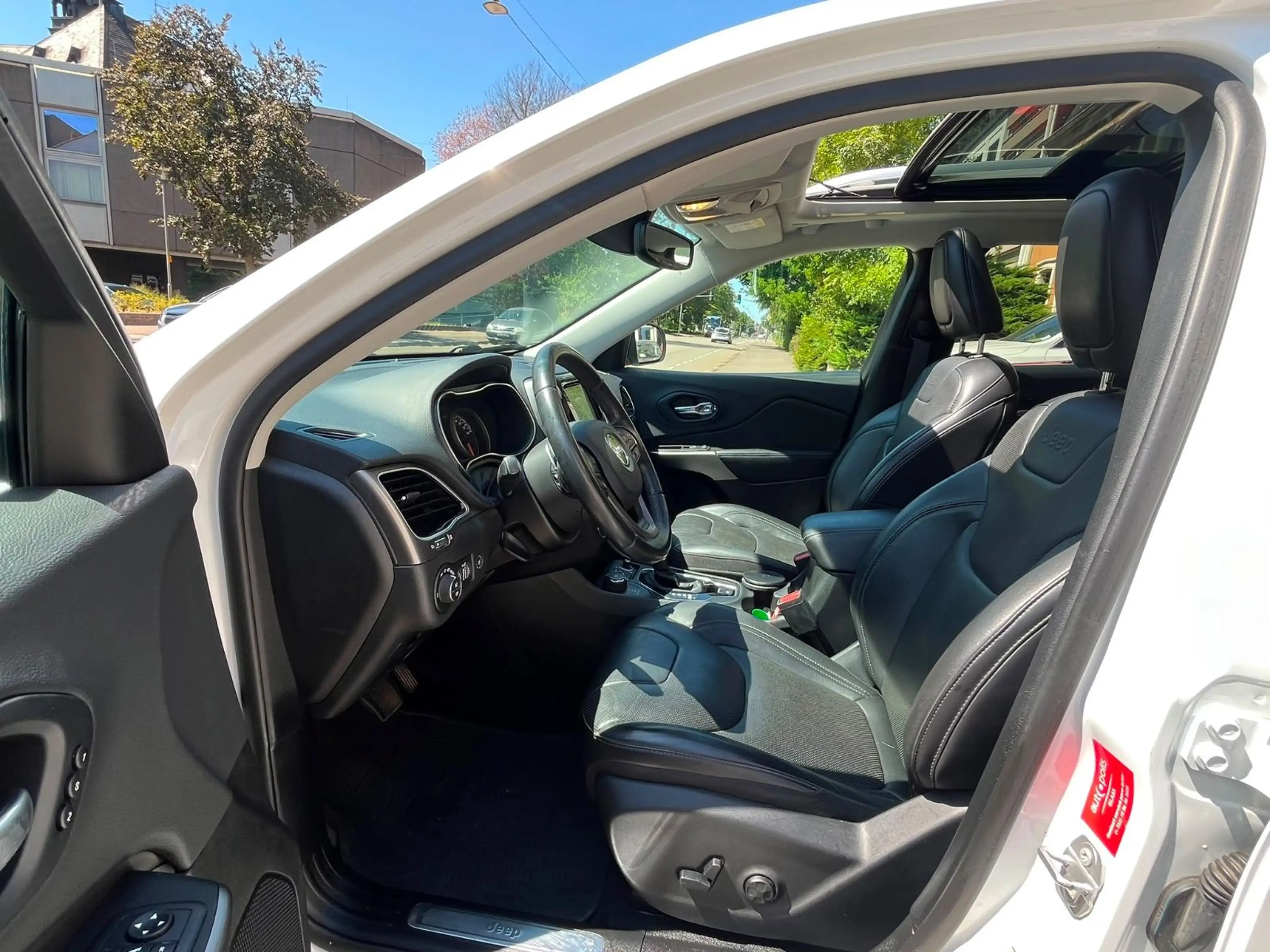 Jeep Cherokee Limited 4WD Aut. Leder, PANORAMA — photo 11