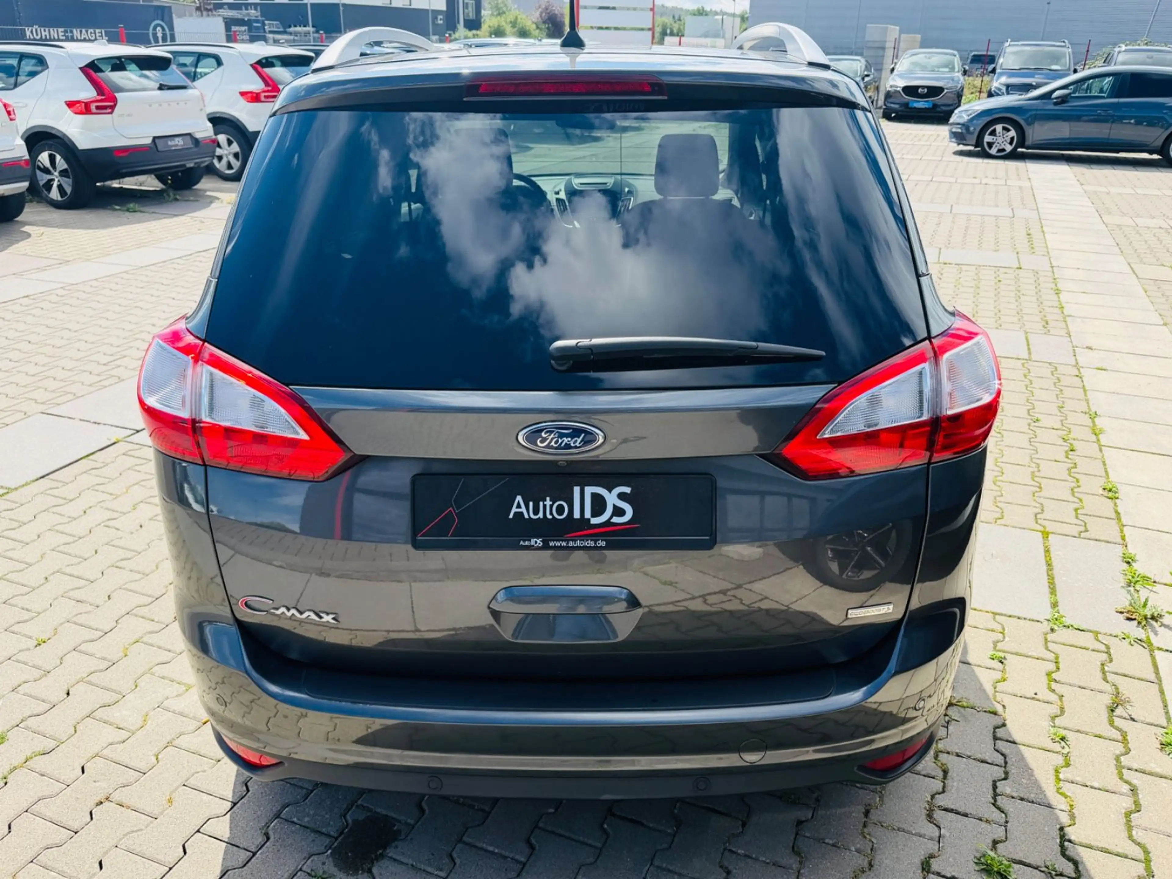 Ford Grand C-Max Titanium — photo 12