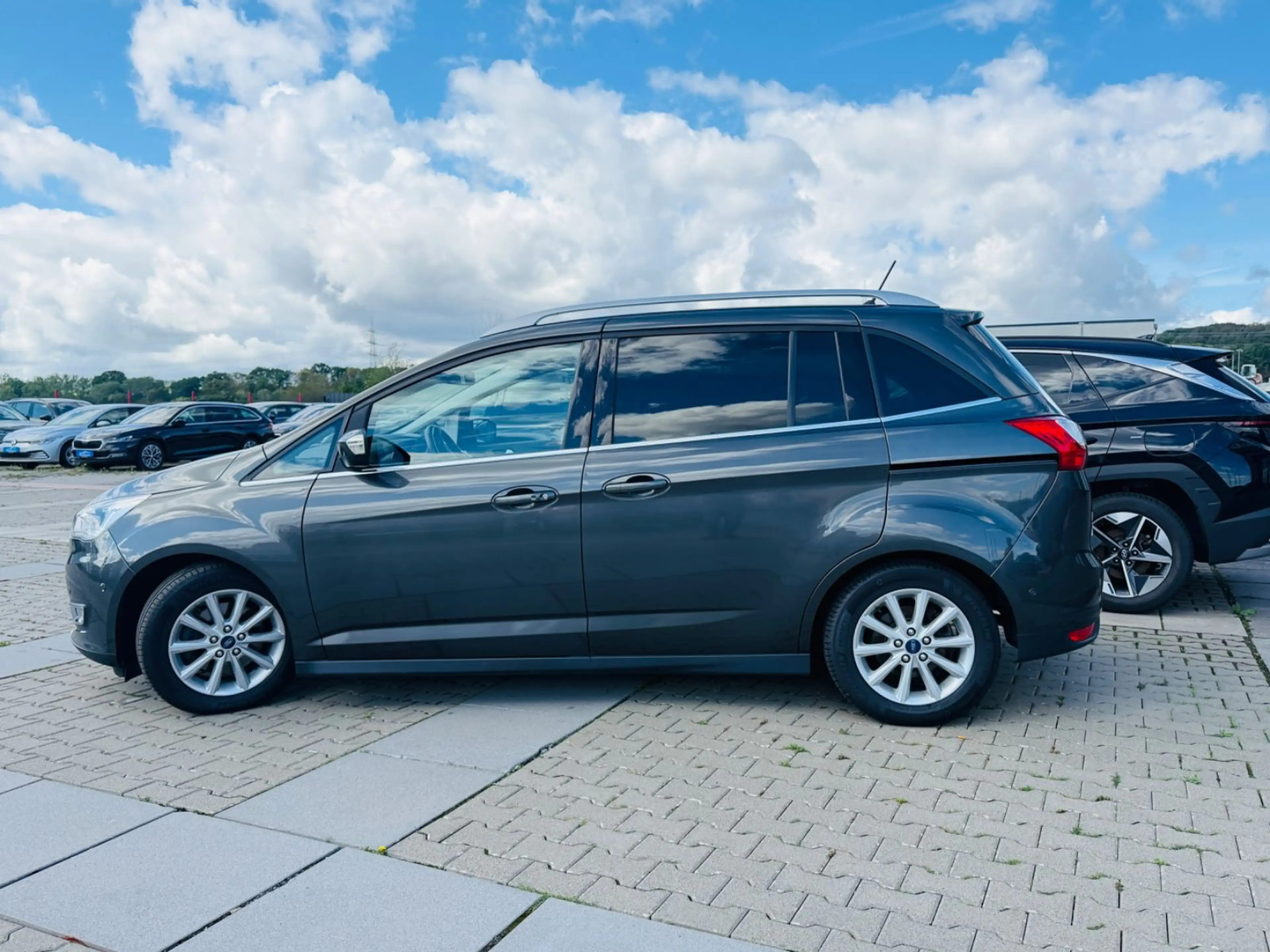 Ford Grand C-Max Titanium — photo 6