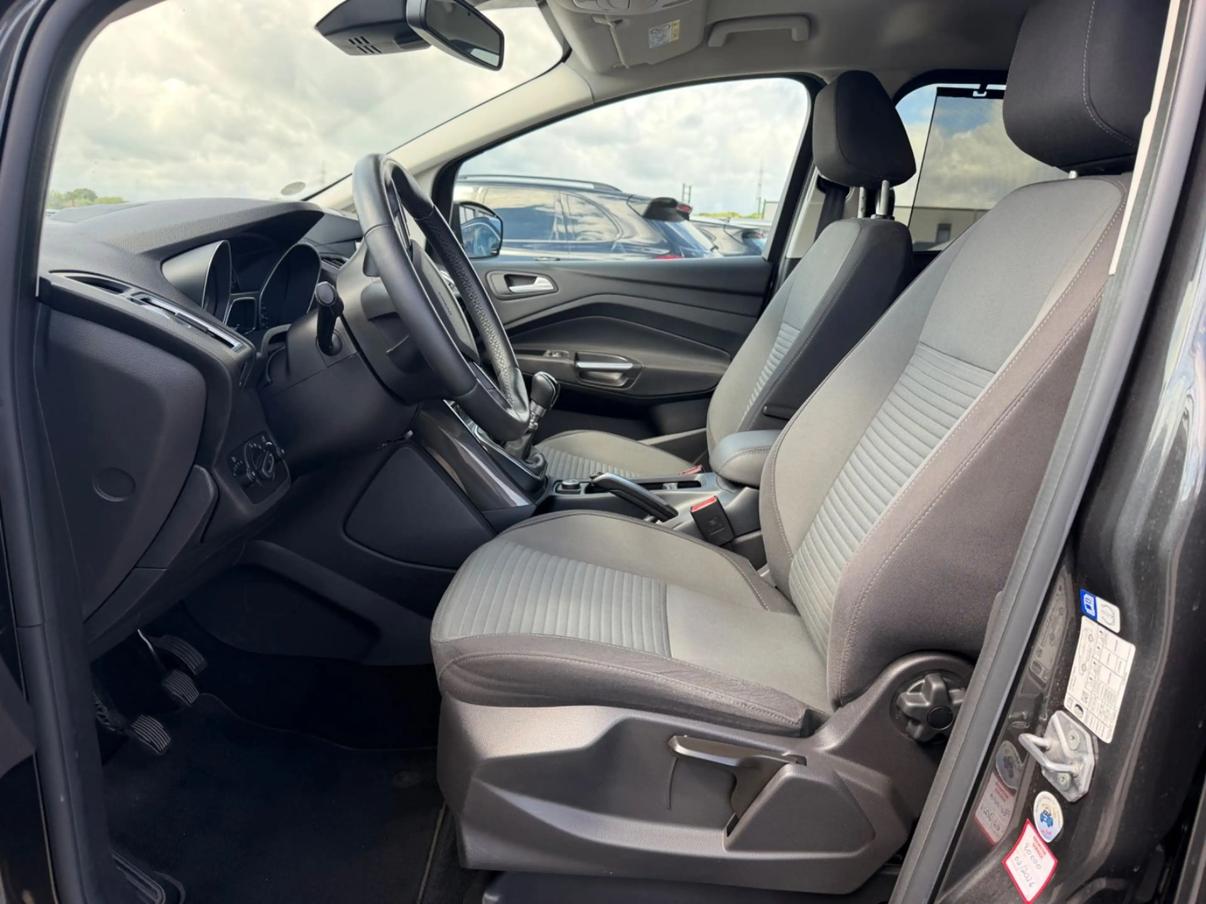 Ford Grand C-Max Titanium — photo 14