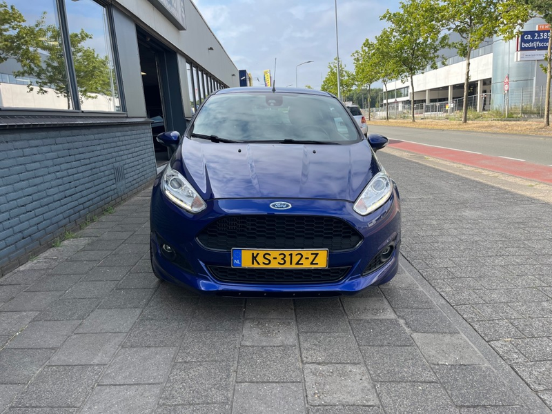 Ford Fiesta 1.0 ECOB. ST LINE — photo 6