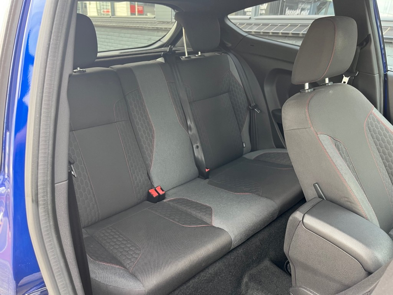 Ford Fiesta 1.0 ECOB. ST LINE — photo 12