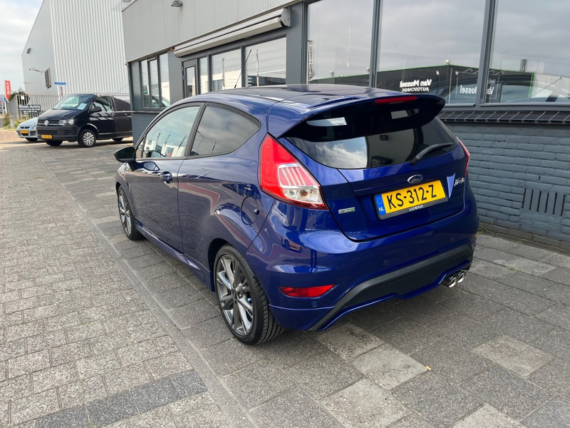 Ford Fiesta 1.0 ECOB. ST LINE — photo 8