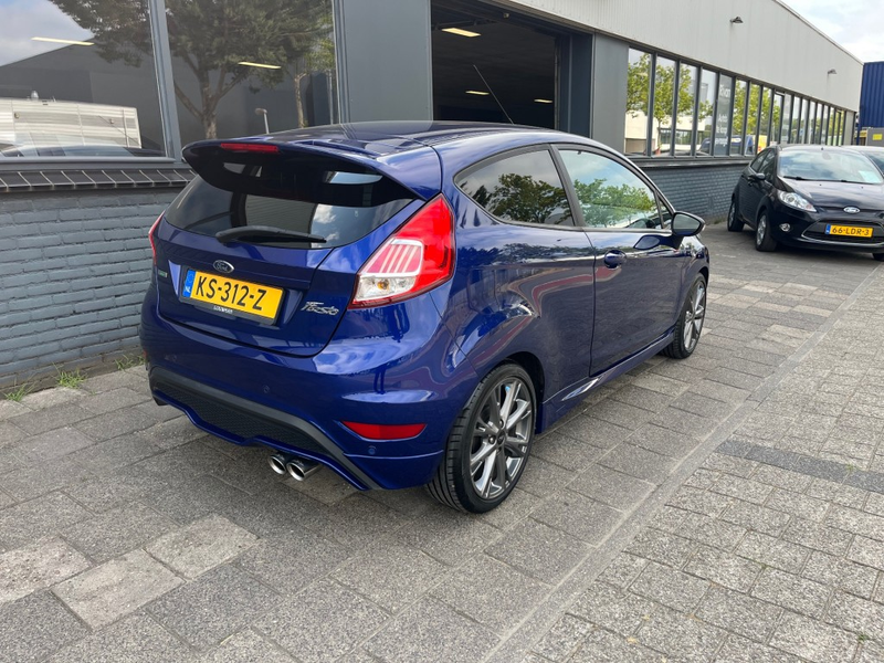 Ford Fiesta 1.0 ECOB. ST LINE — photo 14