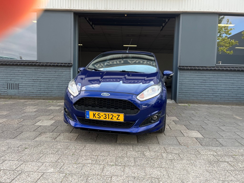 Ford Fiesta 1.0 ECOB. ST LINE — photo 2