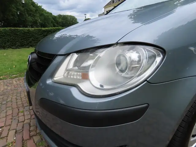 Volkswagen Touran view 19