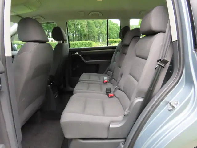 Volkswagen Touran view 10