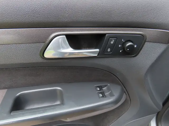 Volkswagen Touran view 17