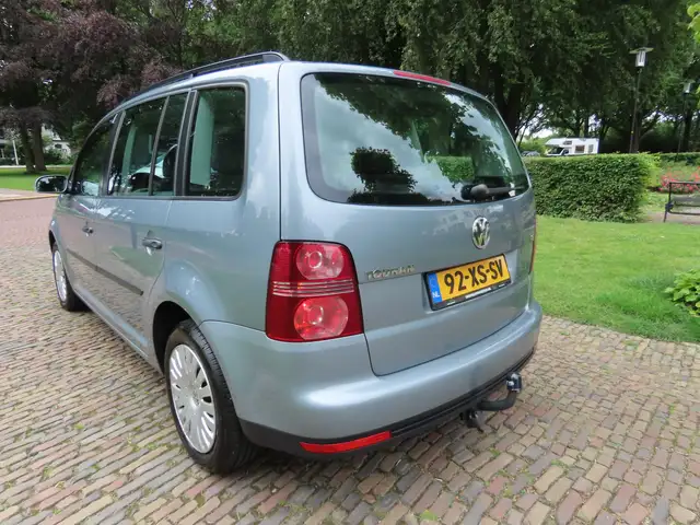 Volkswagen Touran view 6