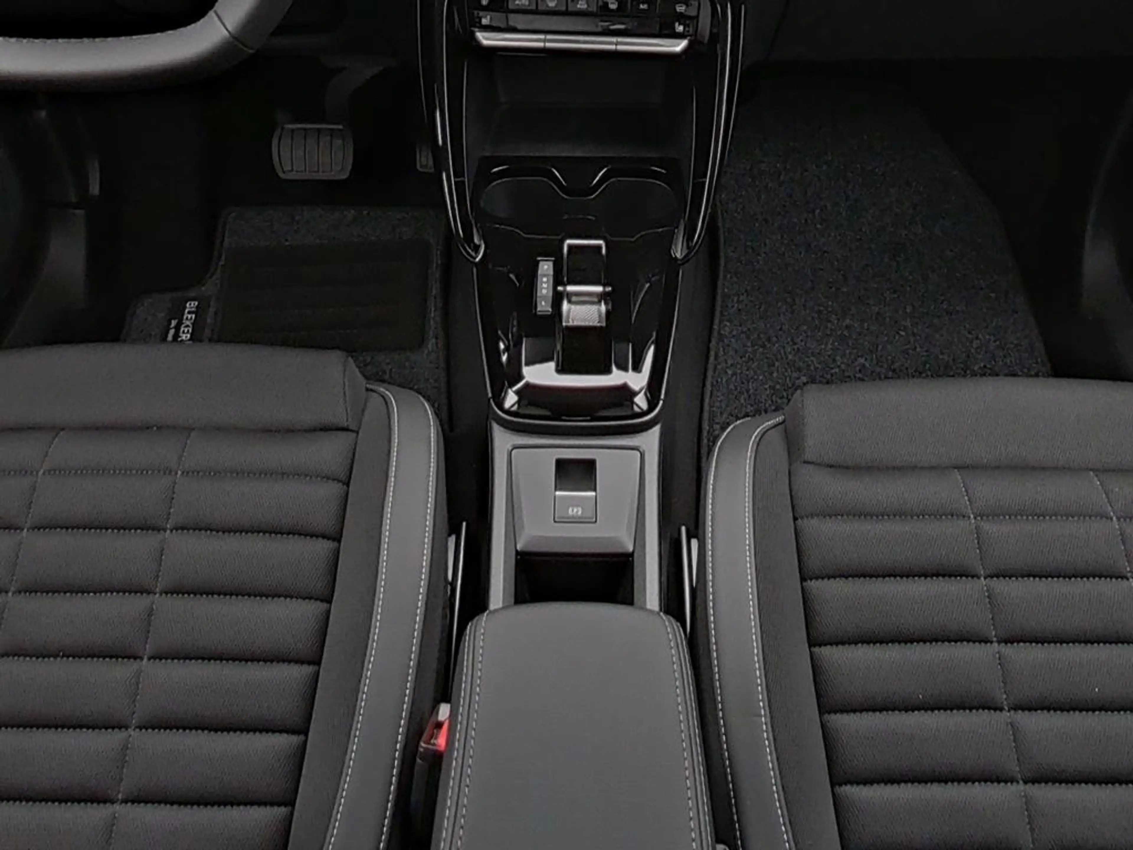 Citroen C3 Aircross Hybrid 145 Doppelkupplung 6-Gang MAX — photo 15