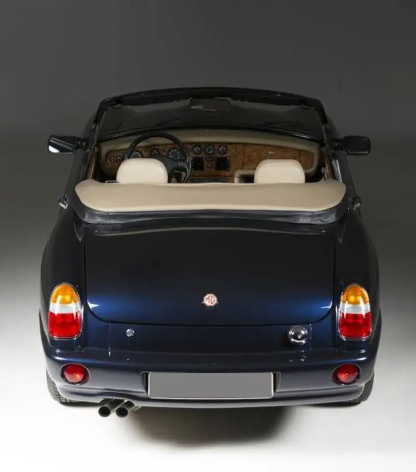 MG RV8 Linkslenker mit H-Zulassung, foto 2