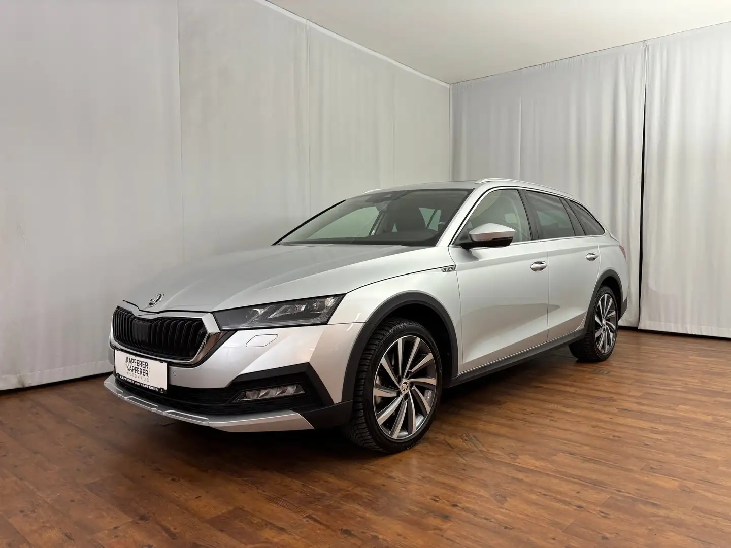 Skoda Octavia 4x4 SCOUT TDI DSG Argent - 1