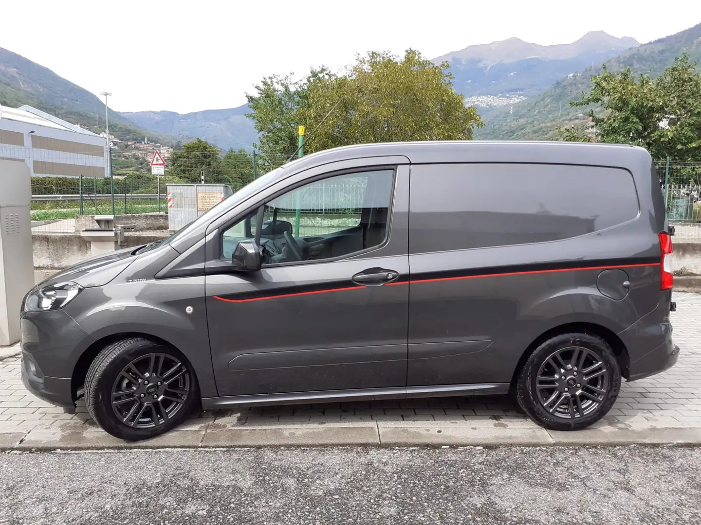 Ford Transit Courier Van 3 porte Grigio - 1
