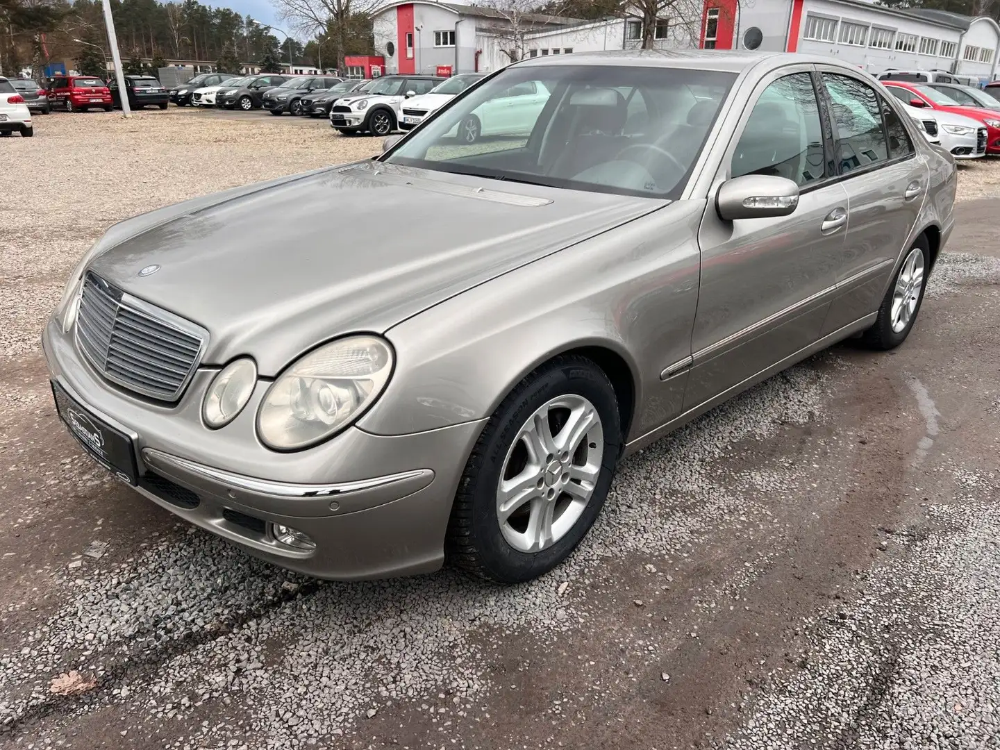 Mercedes-Benz E 320 E -Klasse Lim. E 320 4Matic Tüv 06/2026 Срібний - 1