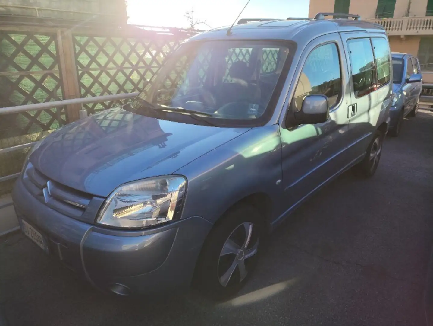 Citroen Berlingo 1.6 16V HDi 90CV 5p. Seduction Grau - 1