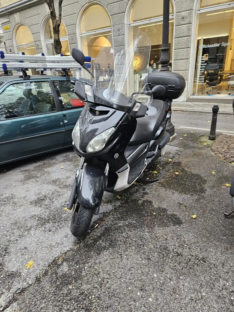 Yamaha X-Max 250 Černá - 1