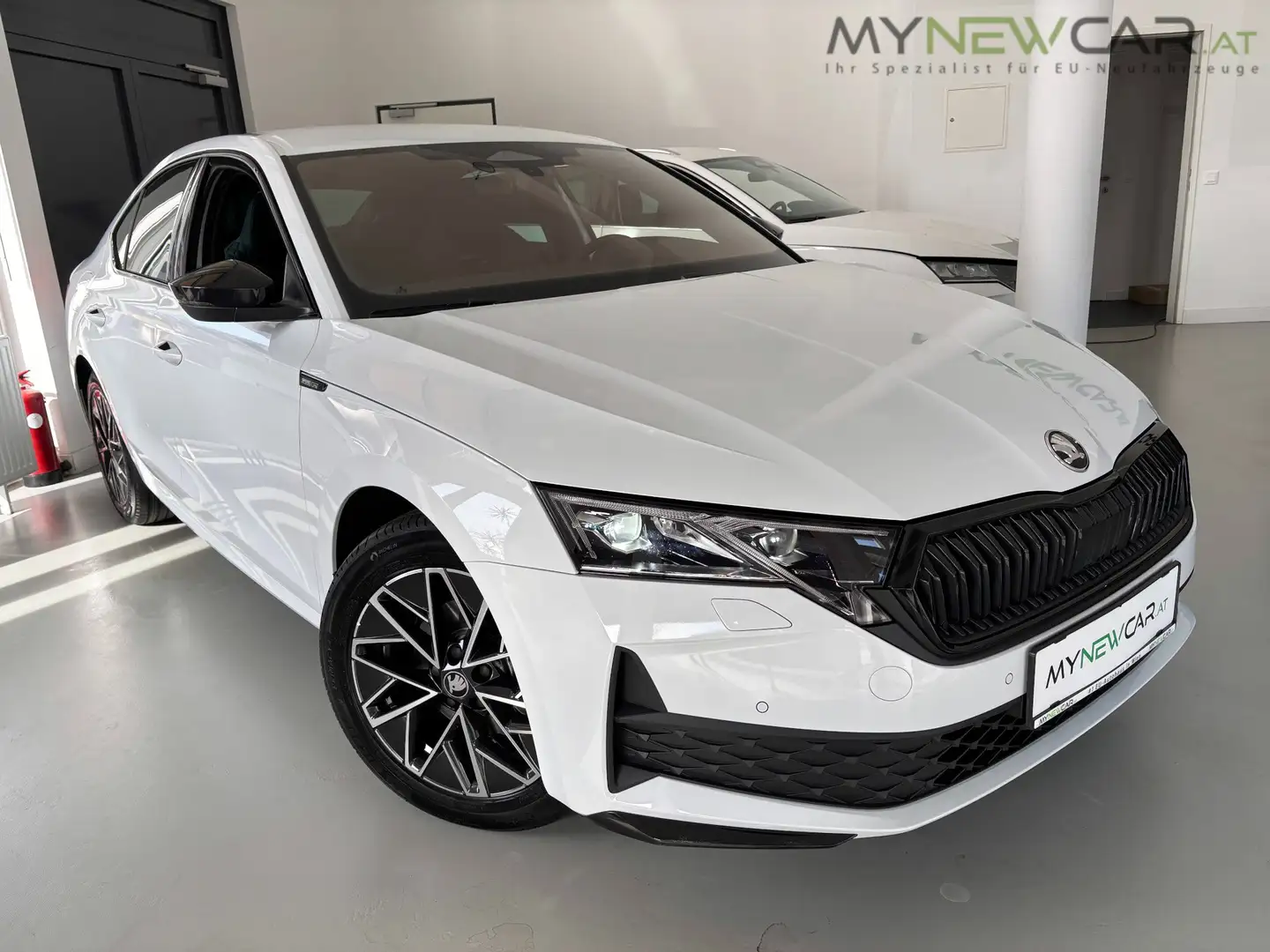 Skoda Octavia 1,5 TSI mHEV Sportline DSG *NEU* Weiß - 1