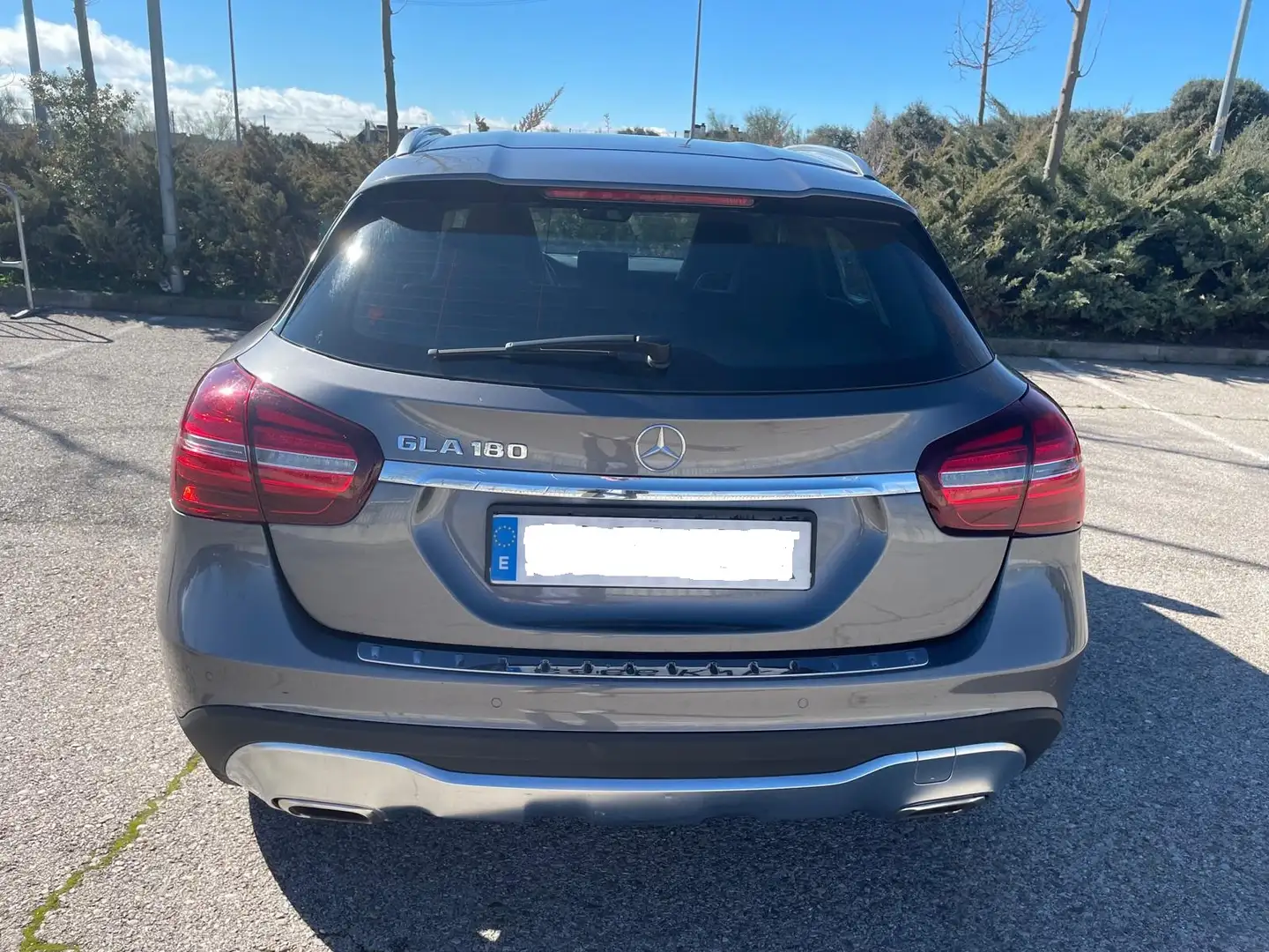 Mercedes-Benz GLA 180 GLA 180 7G-DCT Gris - 2