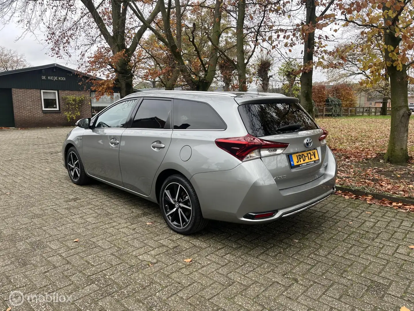 Toyota Auris Touring Sports 1.8 Hybrid Freestyle camera,navi Grijs - 2