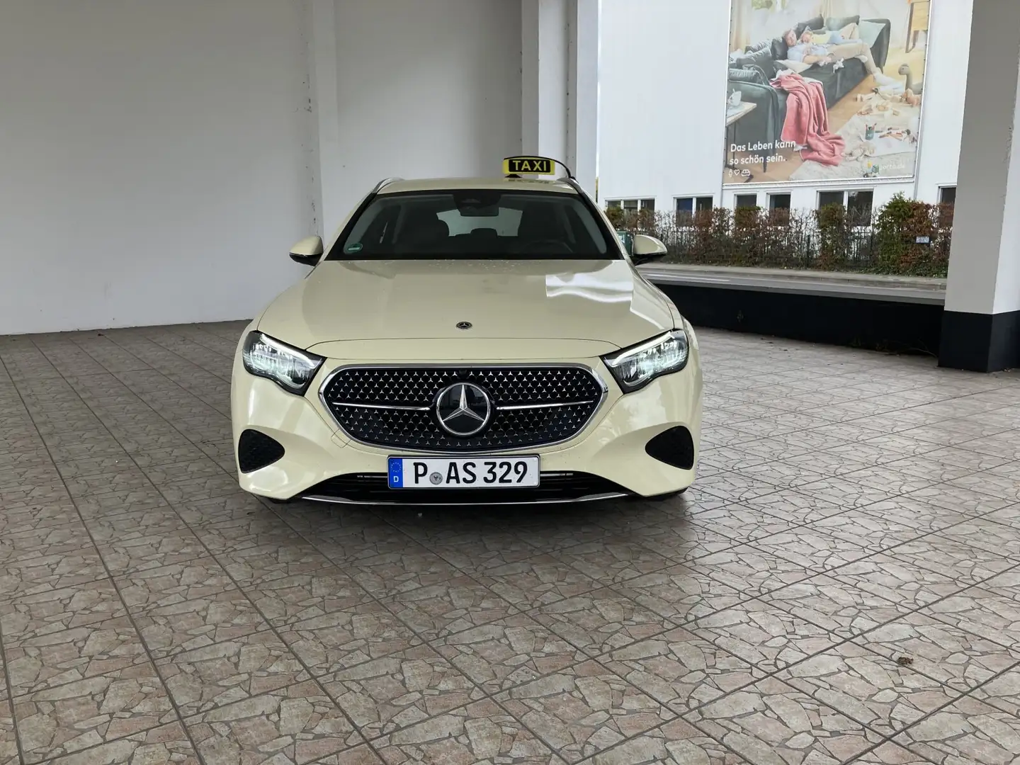 Mercedes-Benz E 200 E 200 d T-Modell Taxi AVANTGARDE/MBUX/KEYLESS GO Schwarz - 2