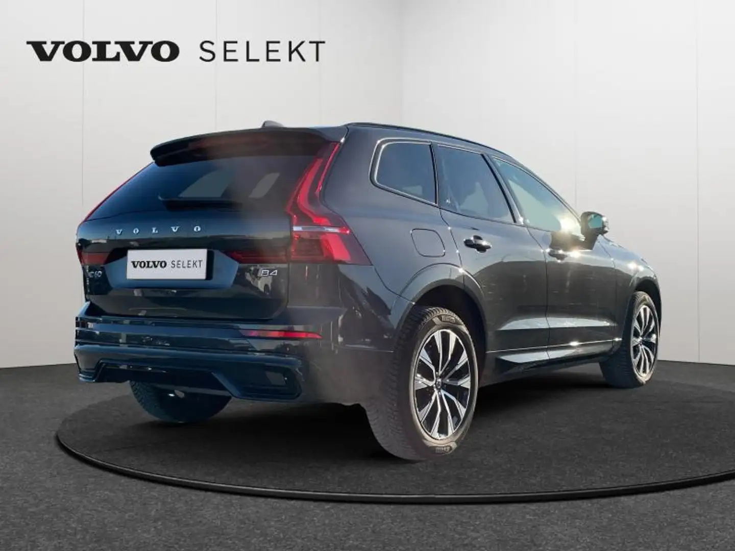 Volvo XC60 B4 Plus Dark / Essence Gris - 2