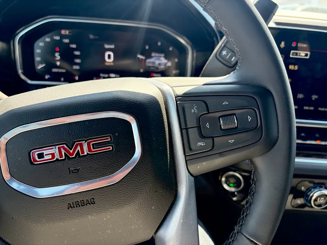 GMC Sierra 1500 снимка GMC Sierra 1500