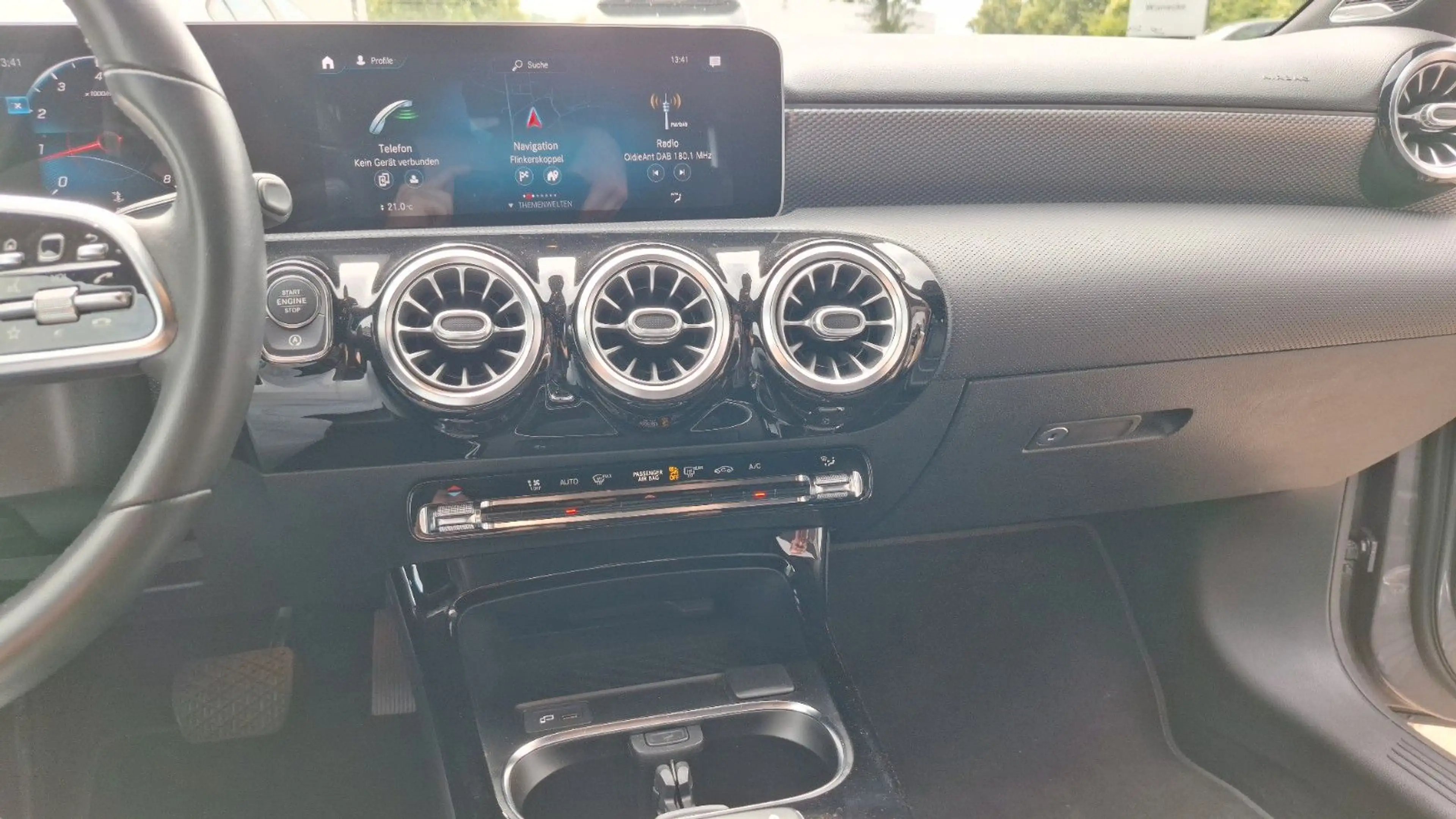 Mercedes-Benz A 200 Progressive — photo 9