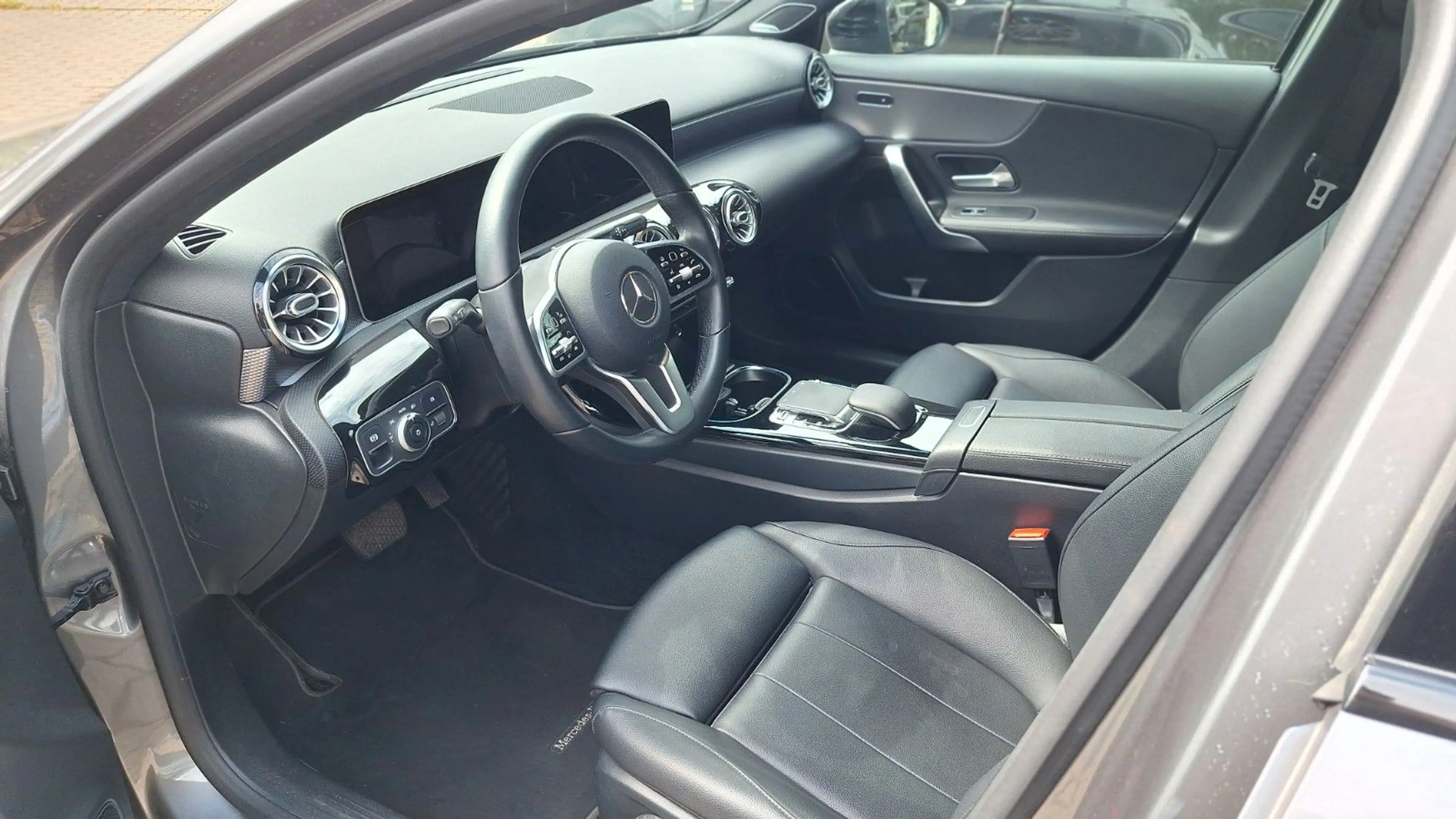 Mercedes-Benz A 200 Progressive — photo 10