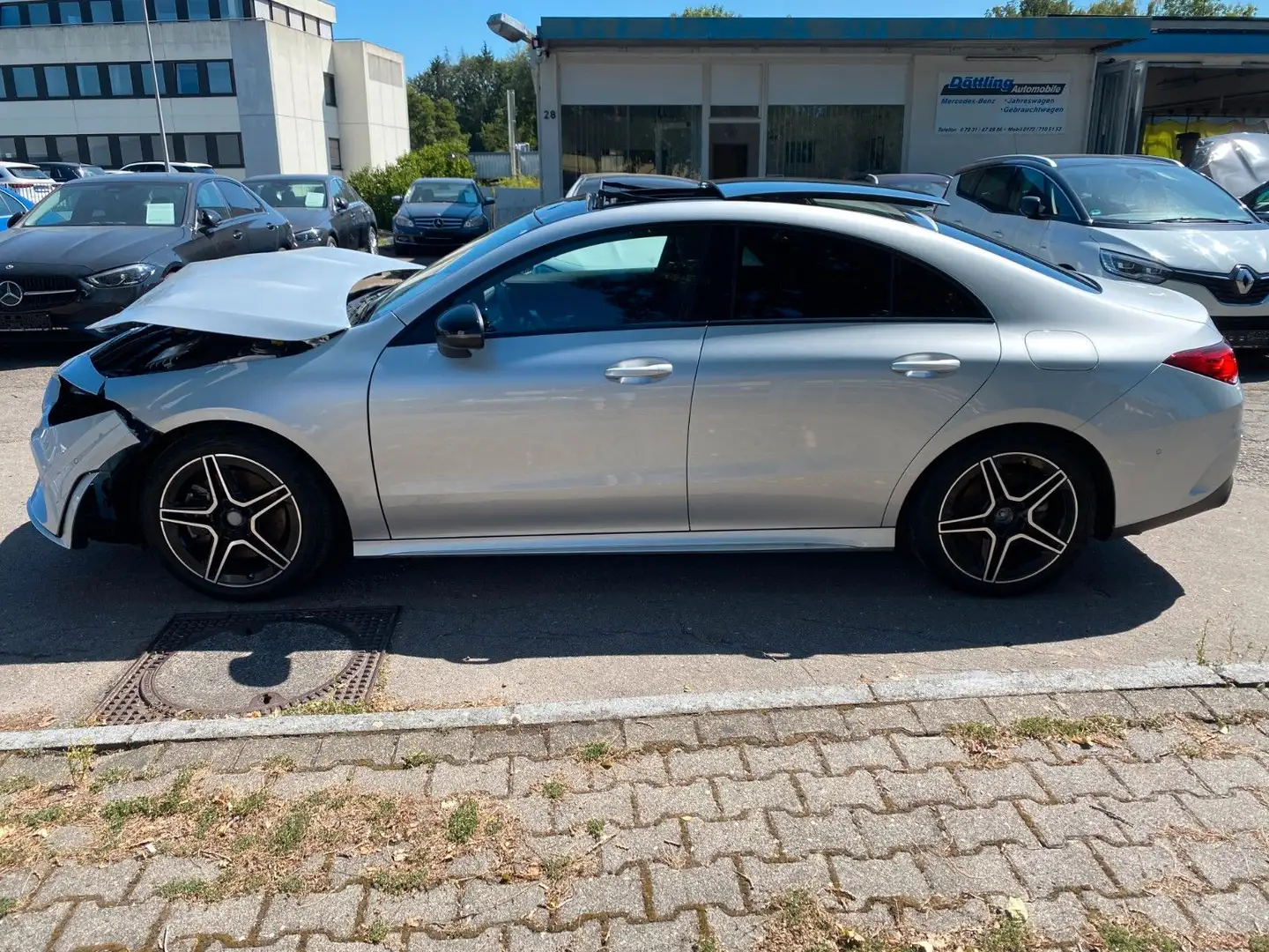 Mercedes-Benz CLA 200 d 4Matic *AMG/Pano/Night/AHK/Multibeam* Silber - 2