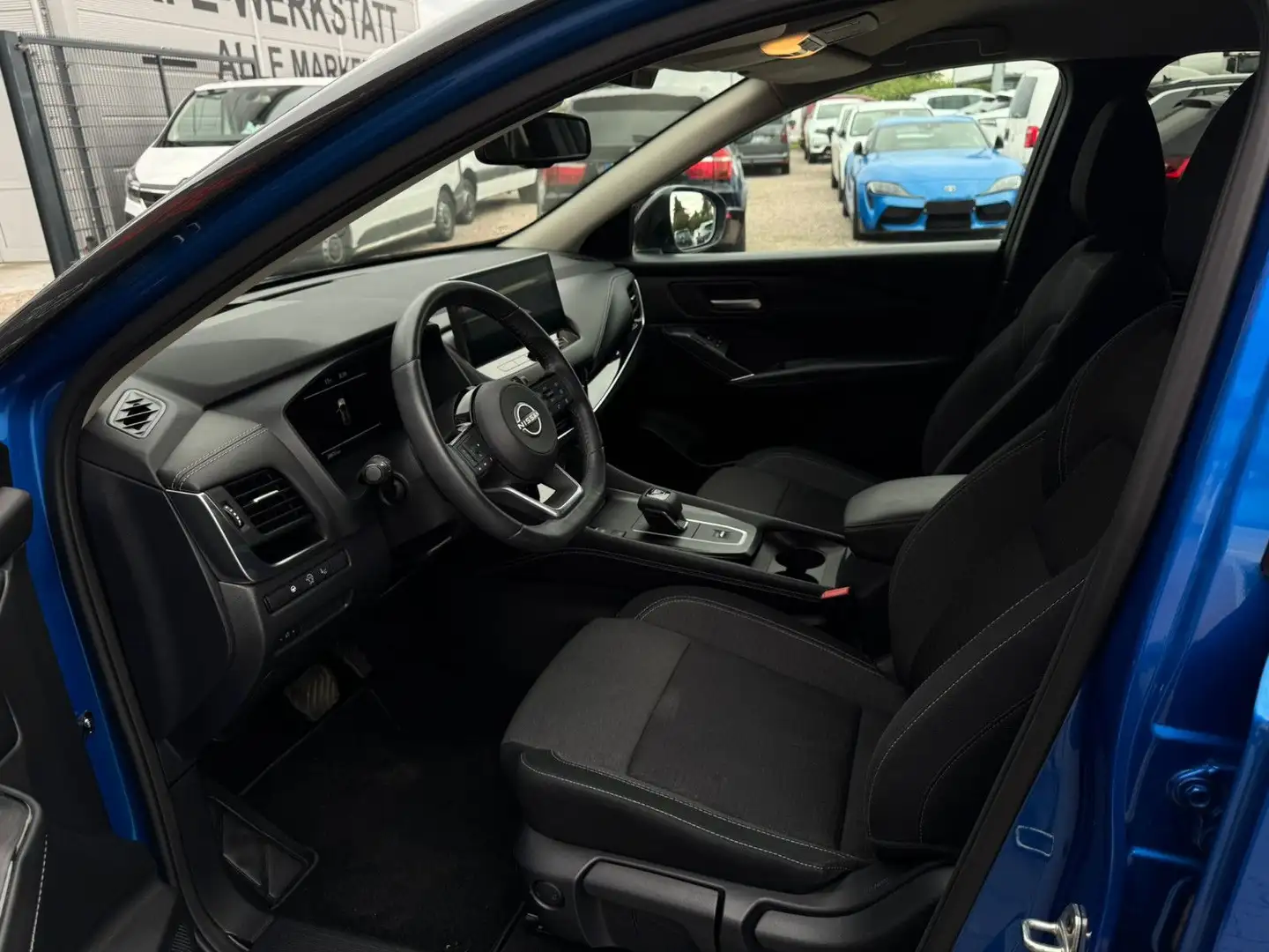 Nissan Qashqai 1.3 MHEV 158 CVT N-Connecta Nav 360° LED Blau - 2