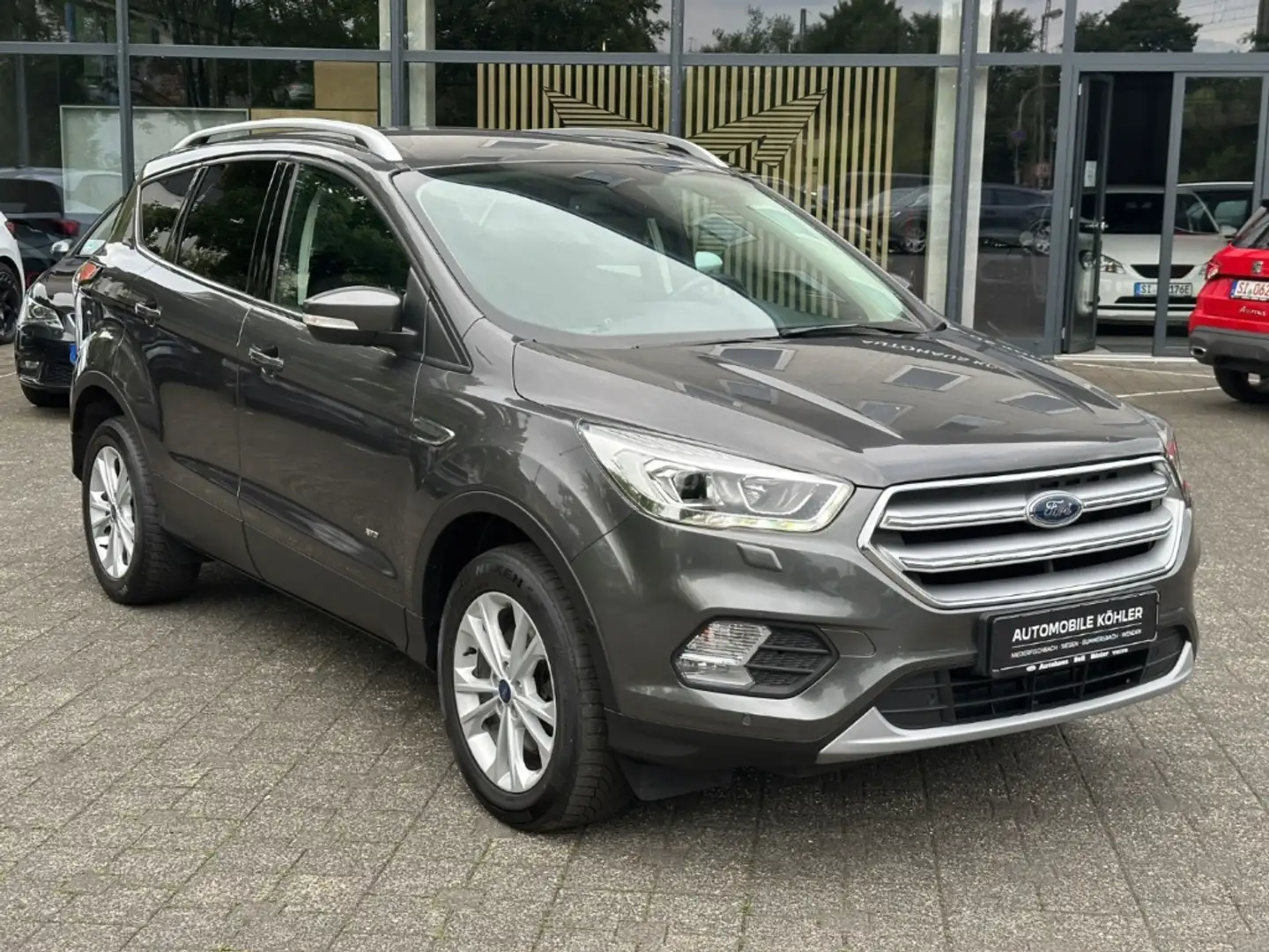 Ford Kuga Titanium 2.0 TDCi /Allrad / AHK-klappbar Navi El. Grau - 2