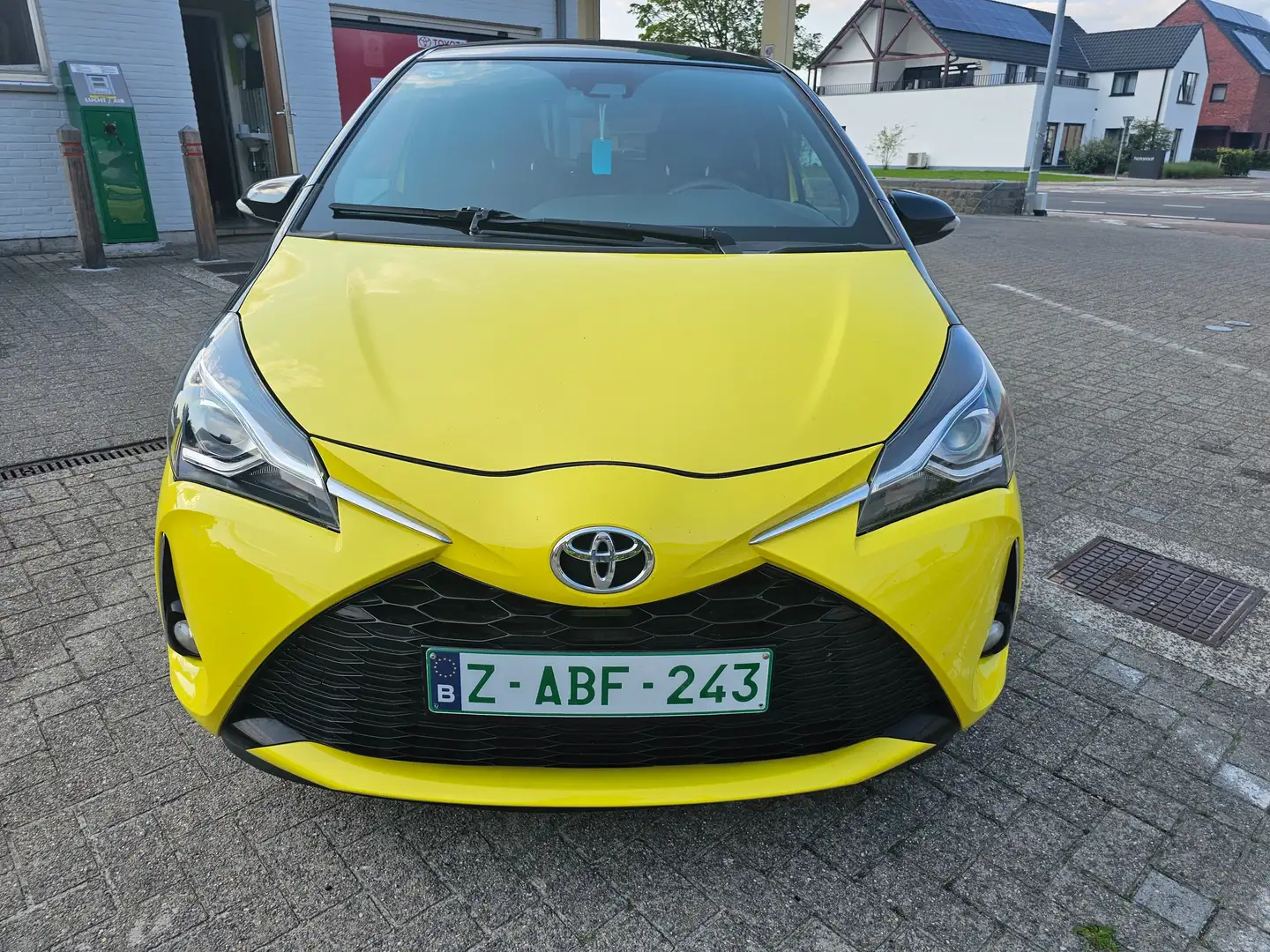 Toyota Yaris Yaris 1.5i Dual VVT-iE Y-ellow Edition warranty Жовтий - 1