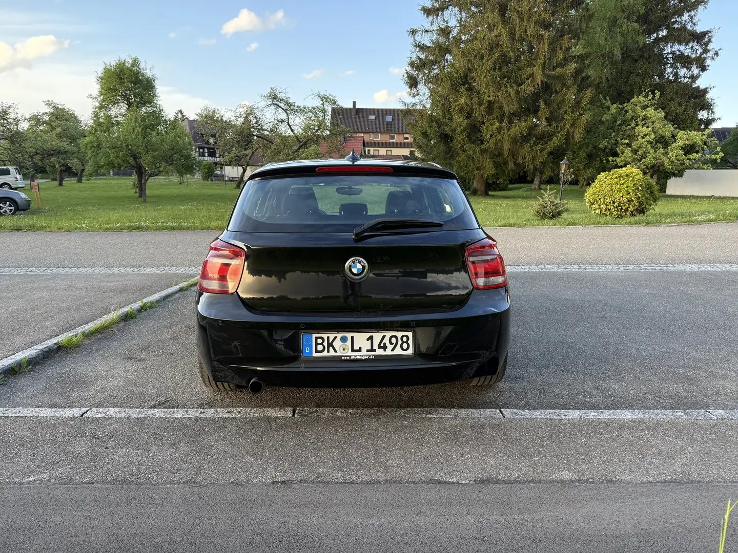 BMW 114 114i Sport Line Schwarz - 2
