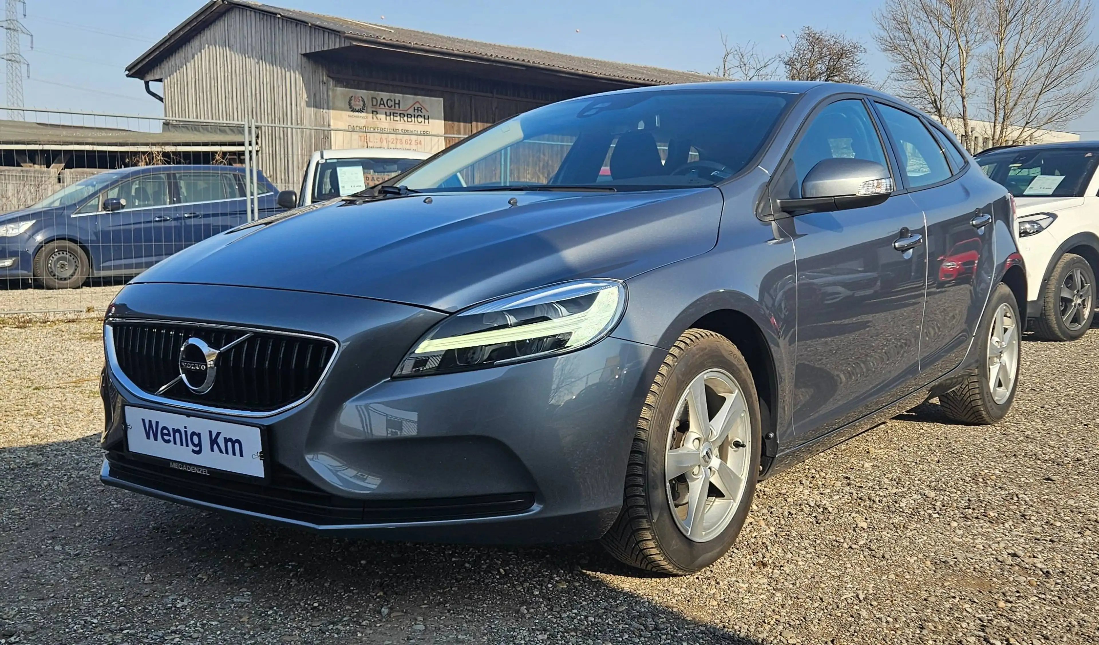 Volvo V40 — photo 2