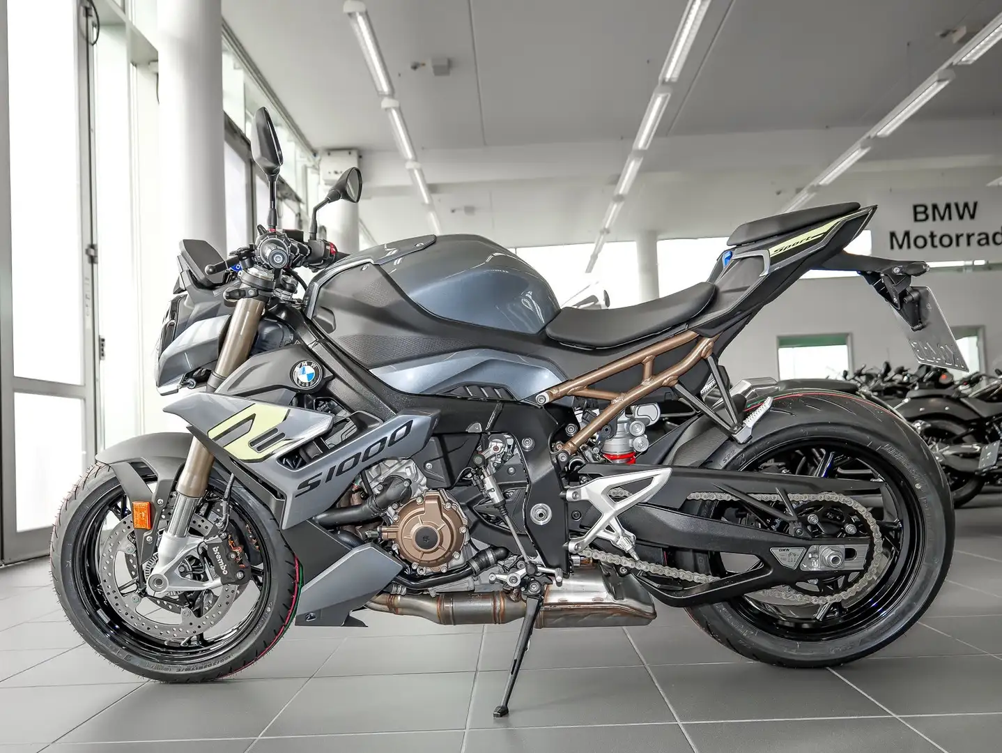 BMW S 1000 R Dynamik-Paket Stříbrná - 2