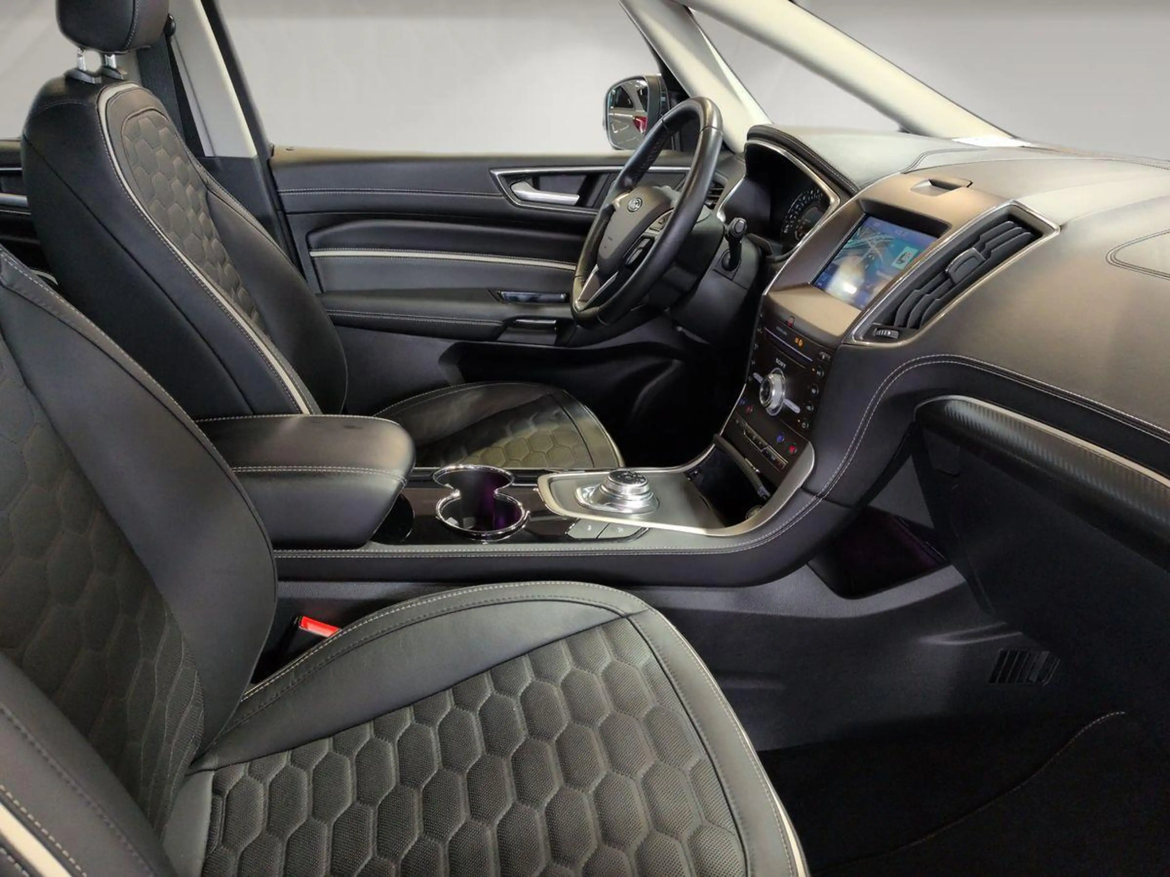 Ford S-Max Vignale 2.0L / Fahrassistenz-System / B&O — photo 6