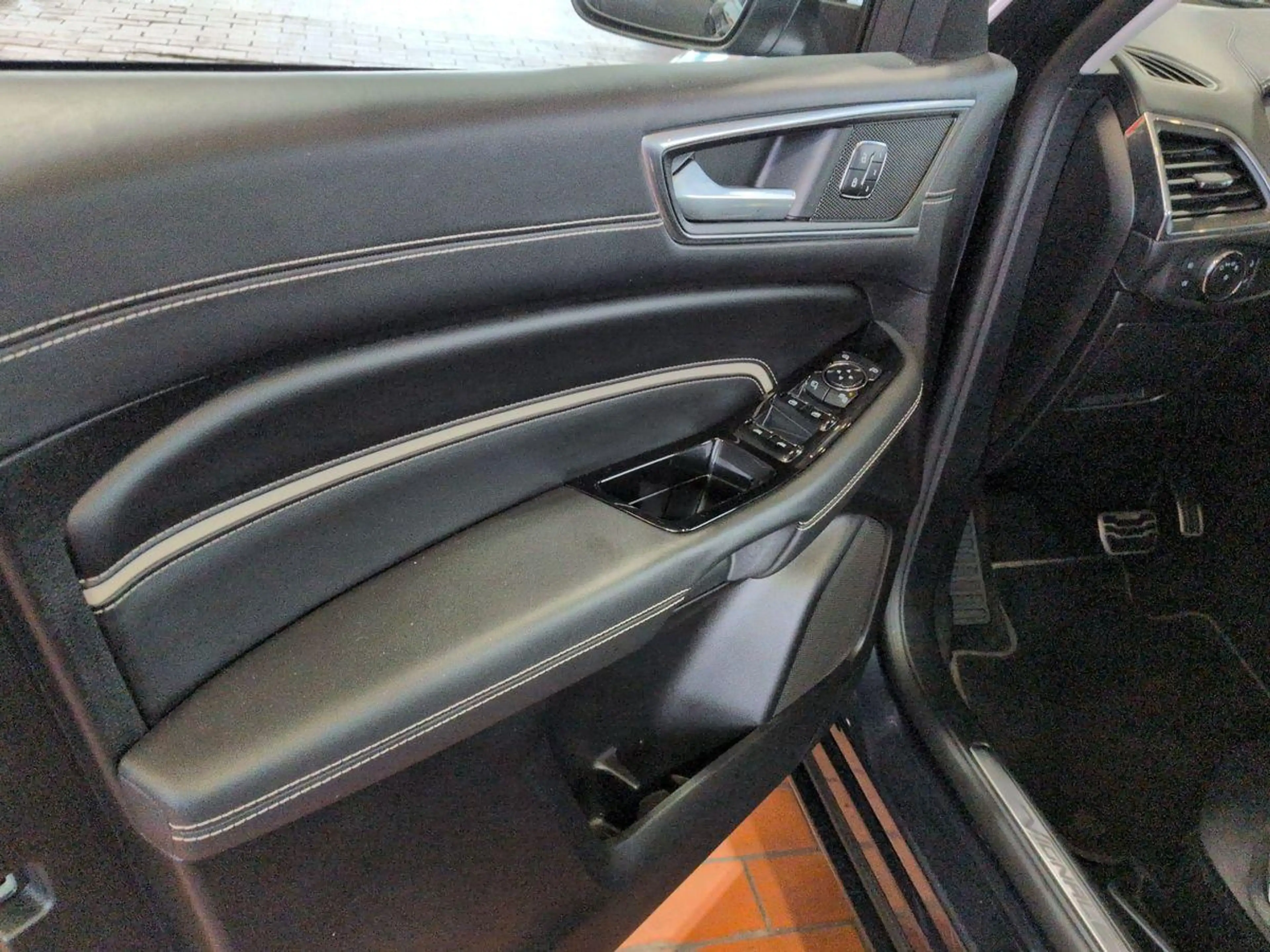 Ford S-Max Vignale 2.0L / Fahrassistenz-System / B&O — photo 9