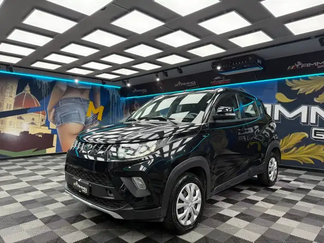 Mahindra KUV100