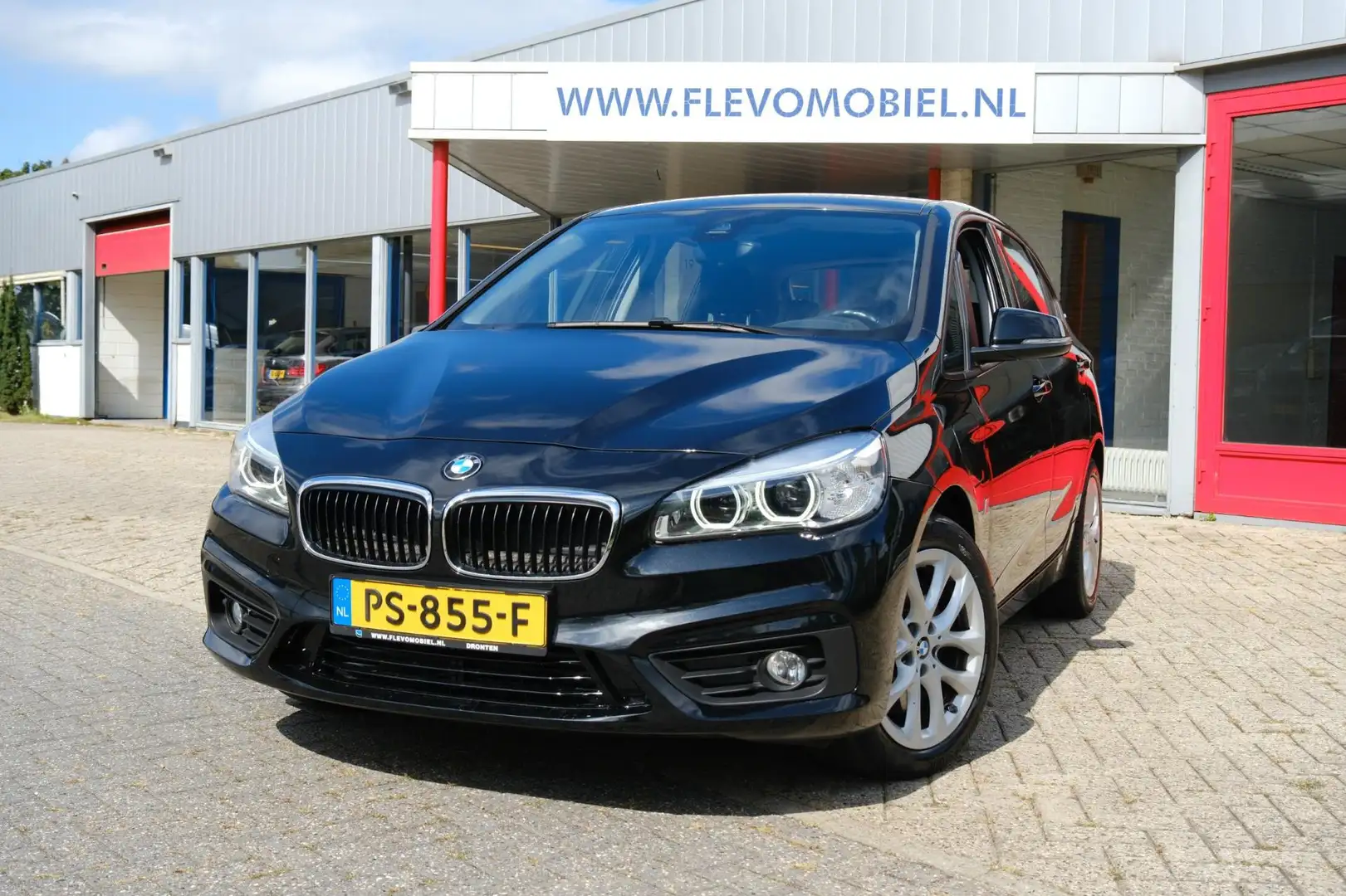 BMW 225 2-serie Active Tourer 225xe iPerformance Executive Zwart - 1