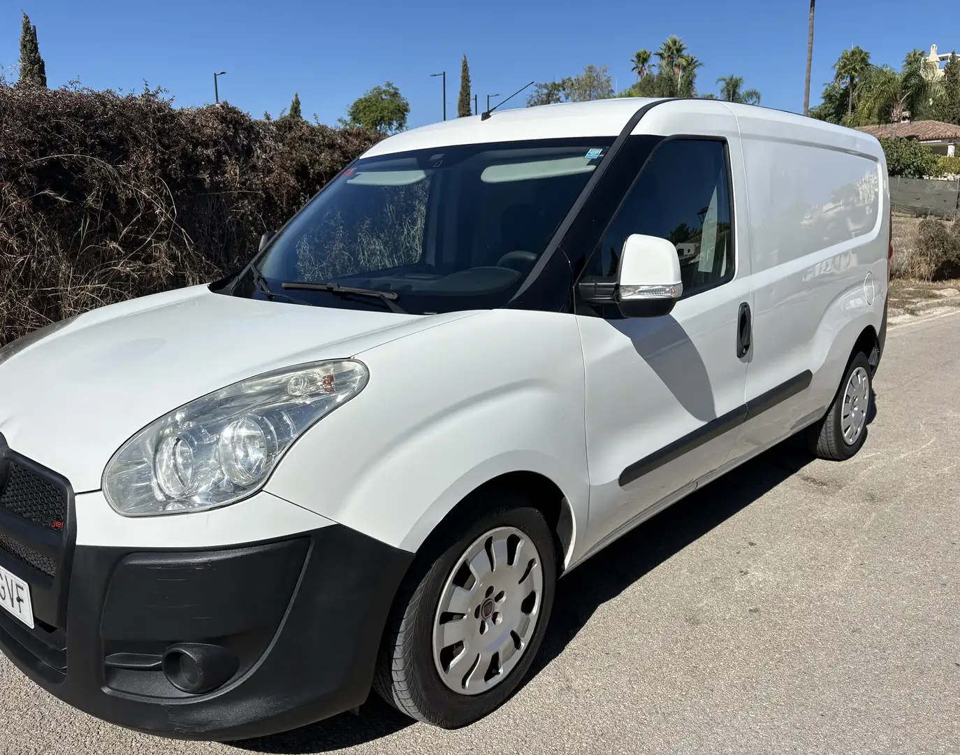 Fiat Doblo Fiat Dobló Cargo MAXI 1.6 Multijet 105CV IVA Deduc Blanco - 1