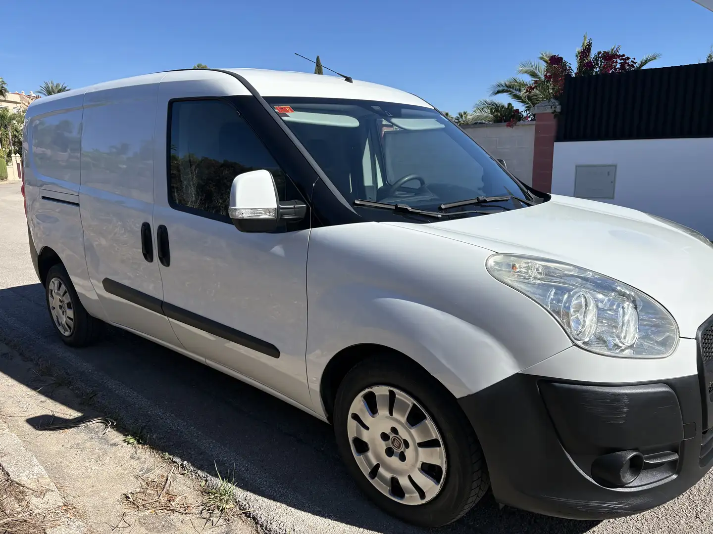 Fiat Doblo Fiat Dobló Cargo MAXI 1.6 Multijet 105CV IVA Deduc Blanco - 2