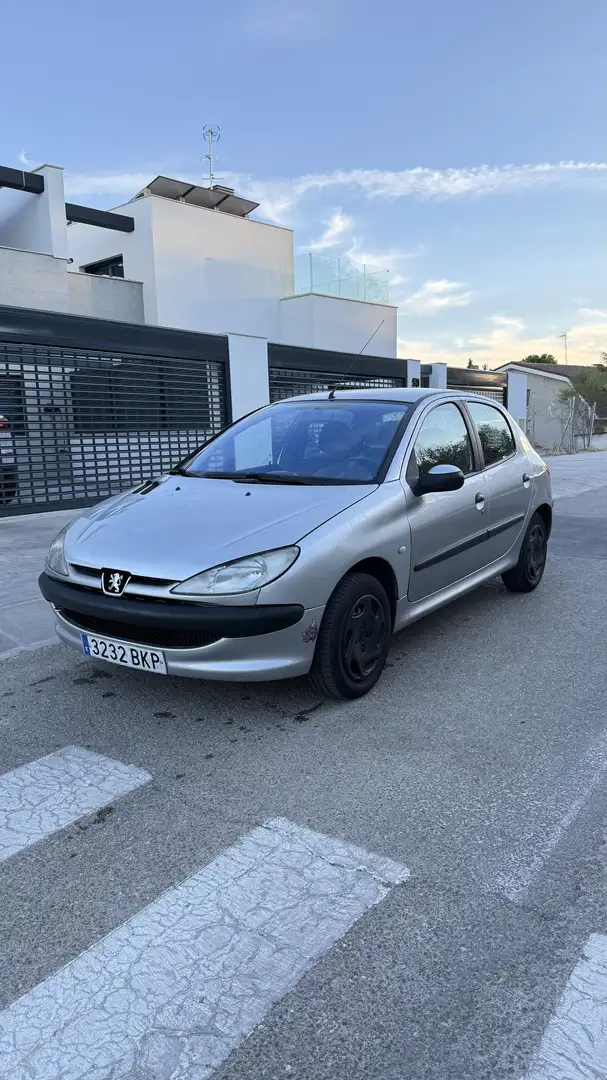 Peugeot 206 1.4 XR - 1