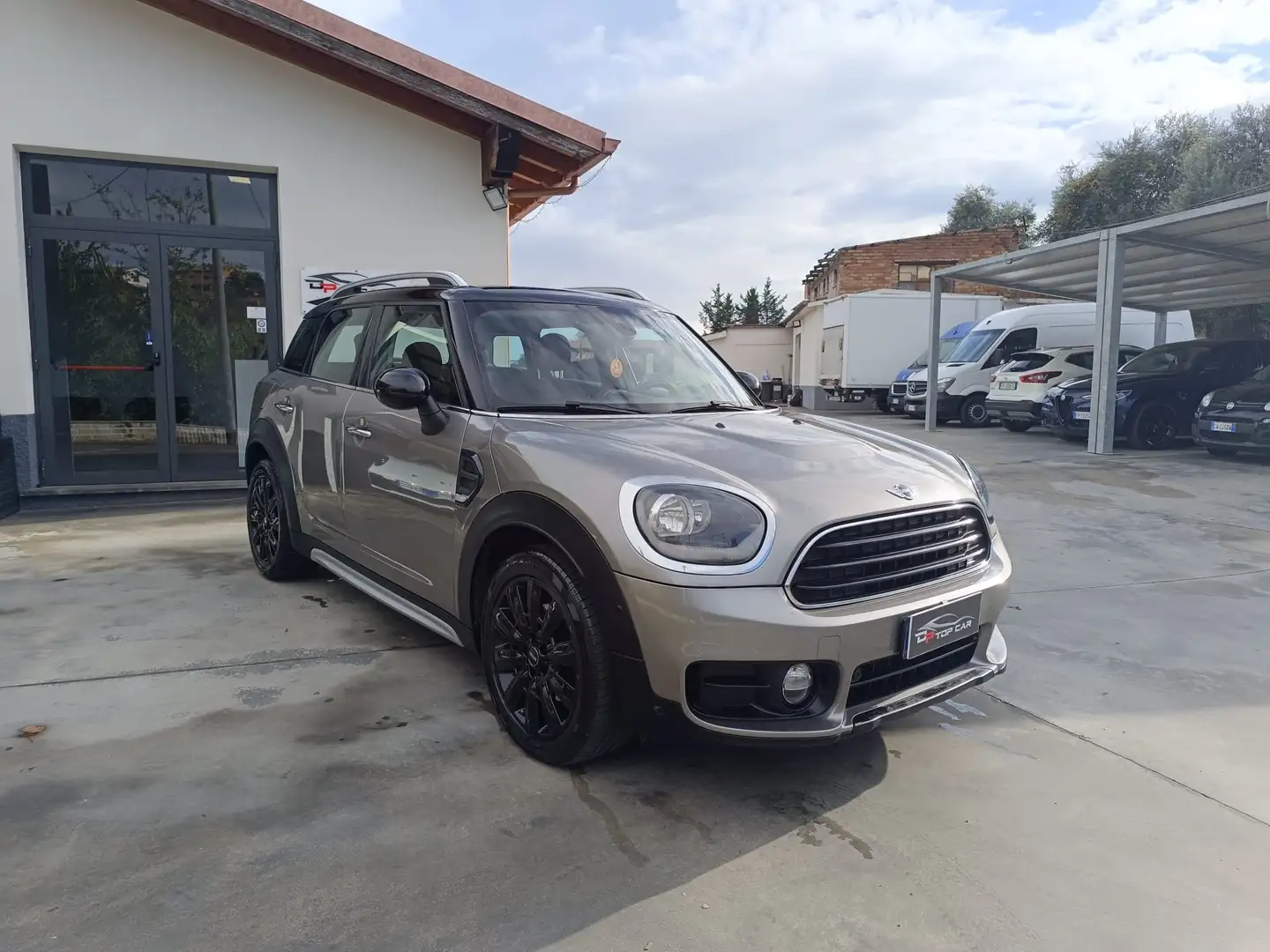 MINI Cooper D Countryman Mini Countryman F60 2.0 automatica Grau - 1