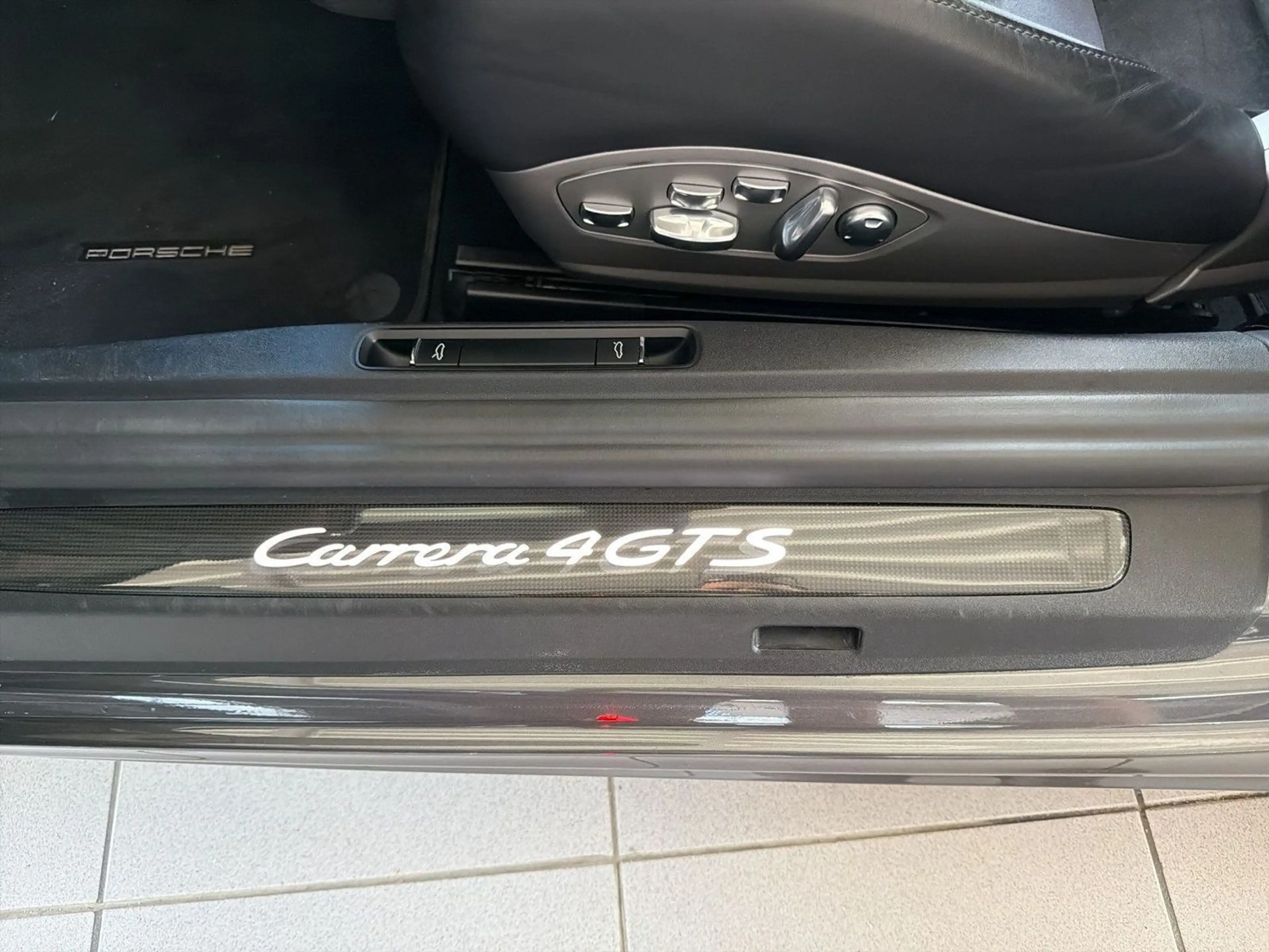 Porsche 991 Carrera 4 GTS Cabriolet LIFT APPR. HAL BOSE — photo 8