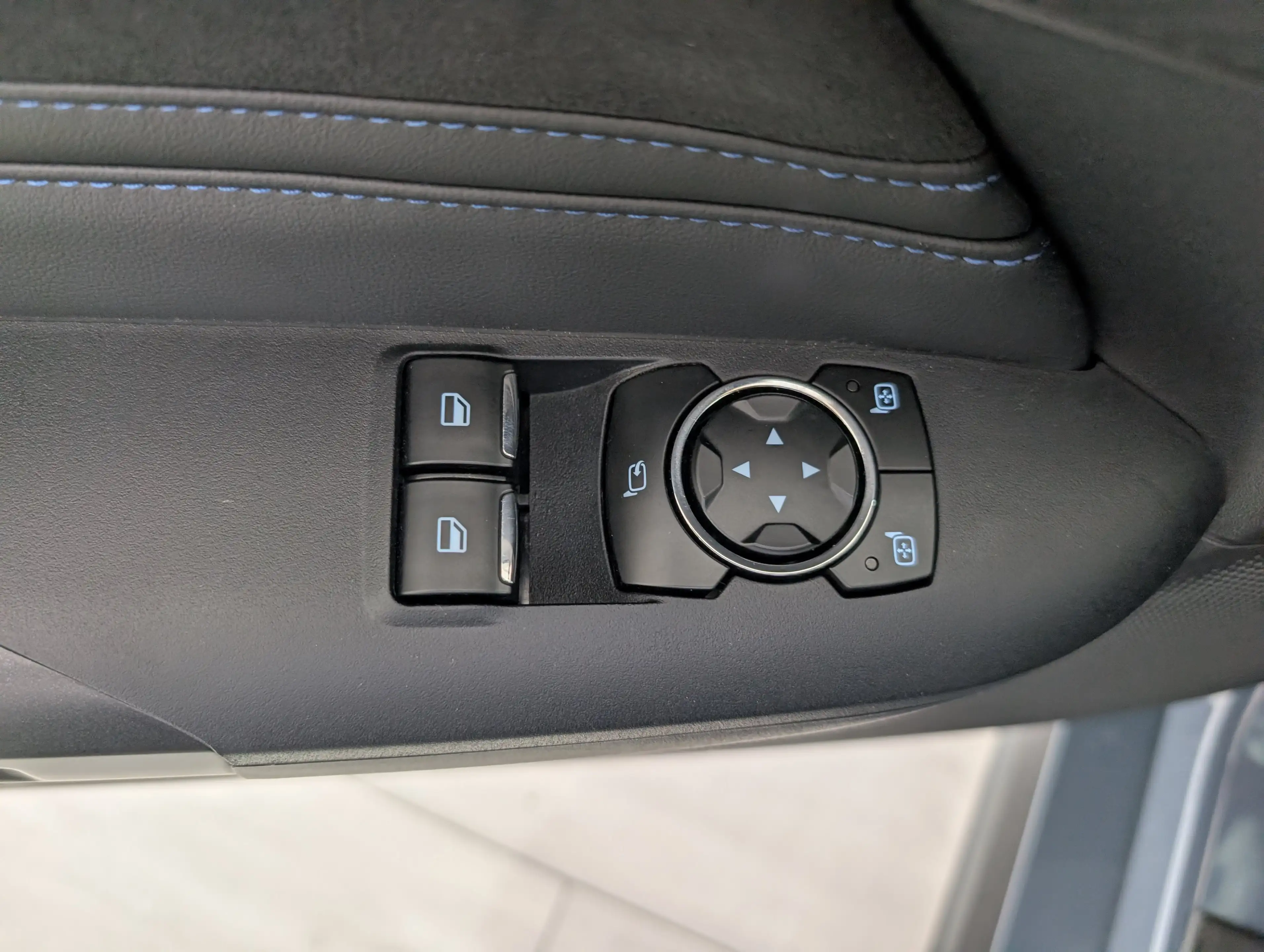 Ford Mustang 5.0 V8 DARK HORSE — photo 11