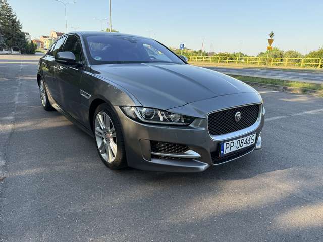 Imagine Jaguar XE 20d Aut. R-Sport