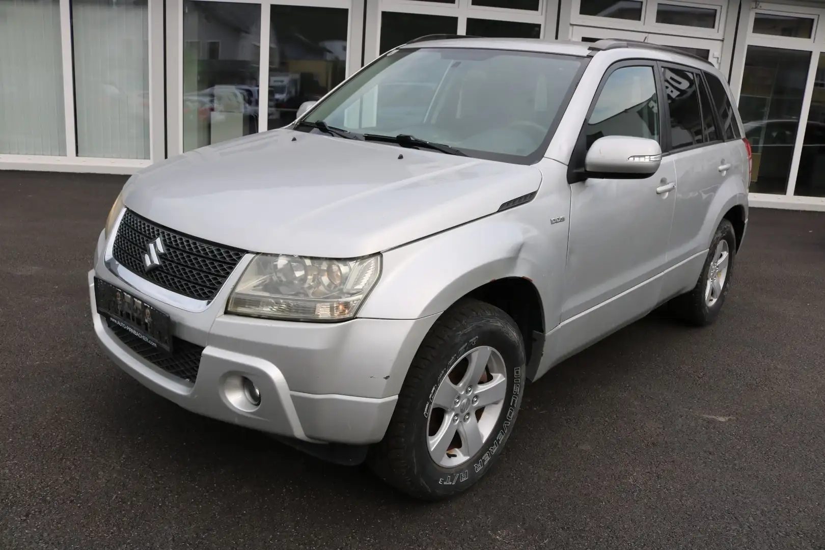 Suzuki Grand Vitara 1,9 DDiS special Grau - 1