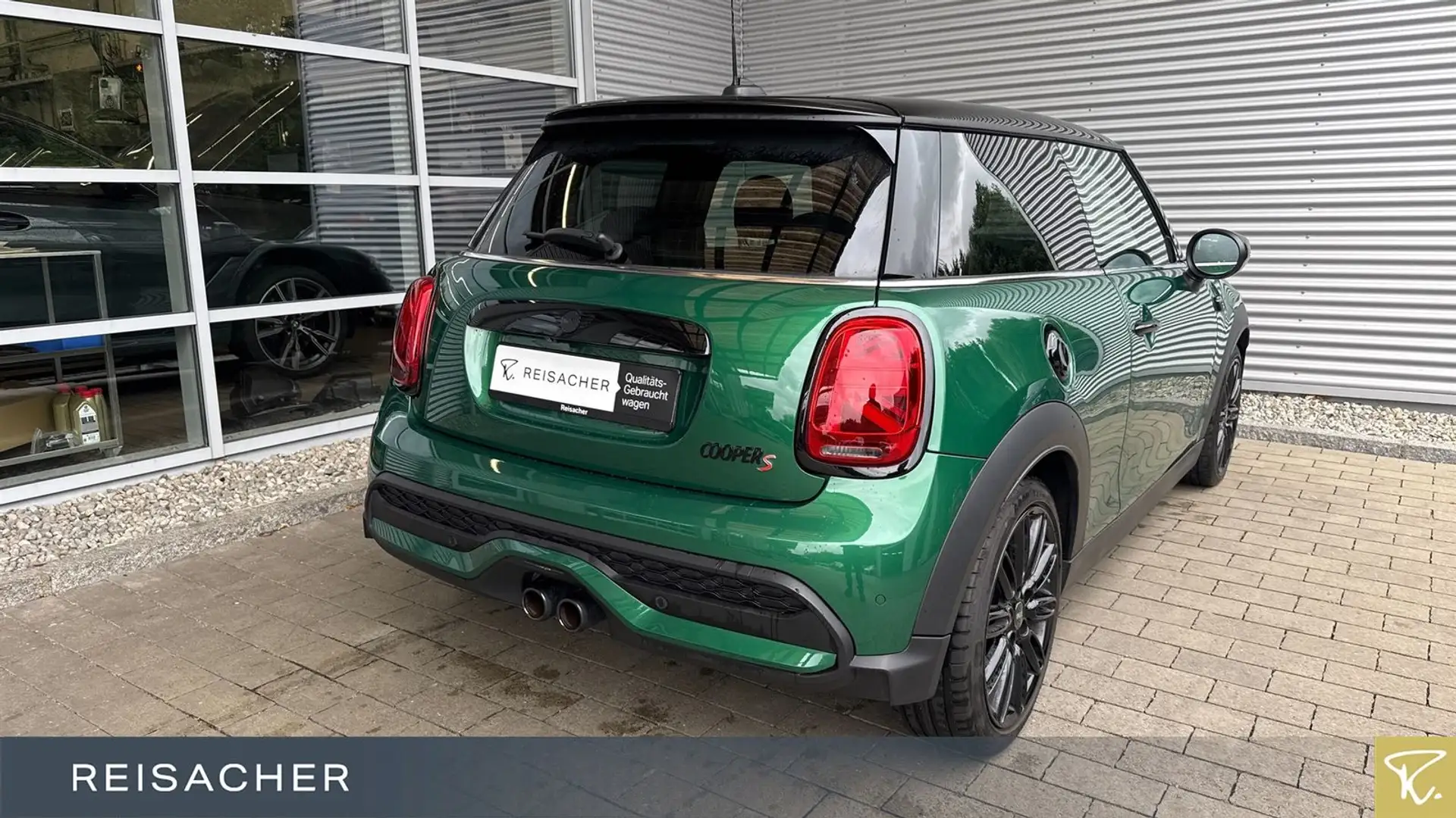 MINI Cooper S Classic-Trim Navi LED RüKa 17"LM Grün - 2