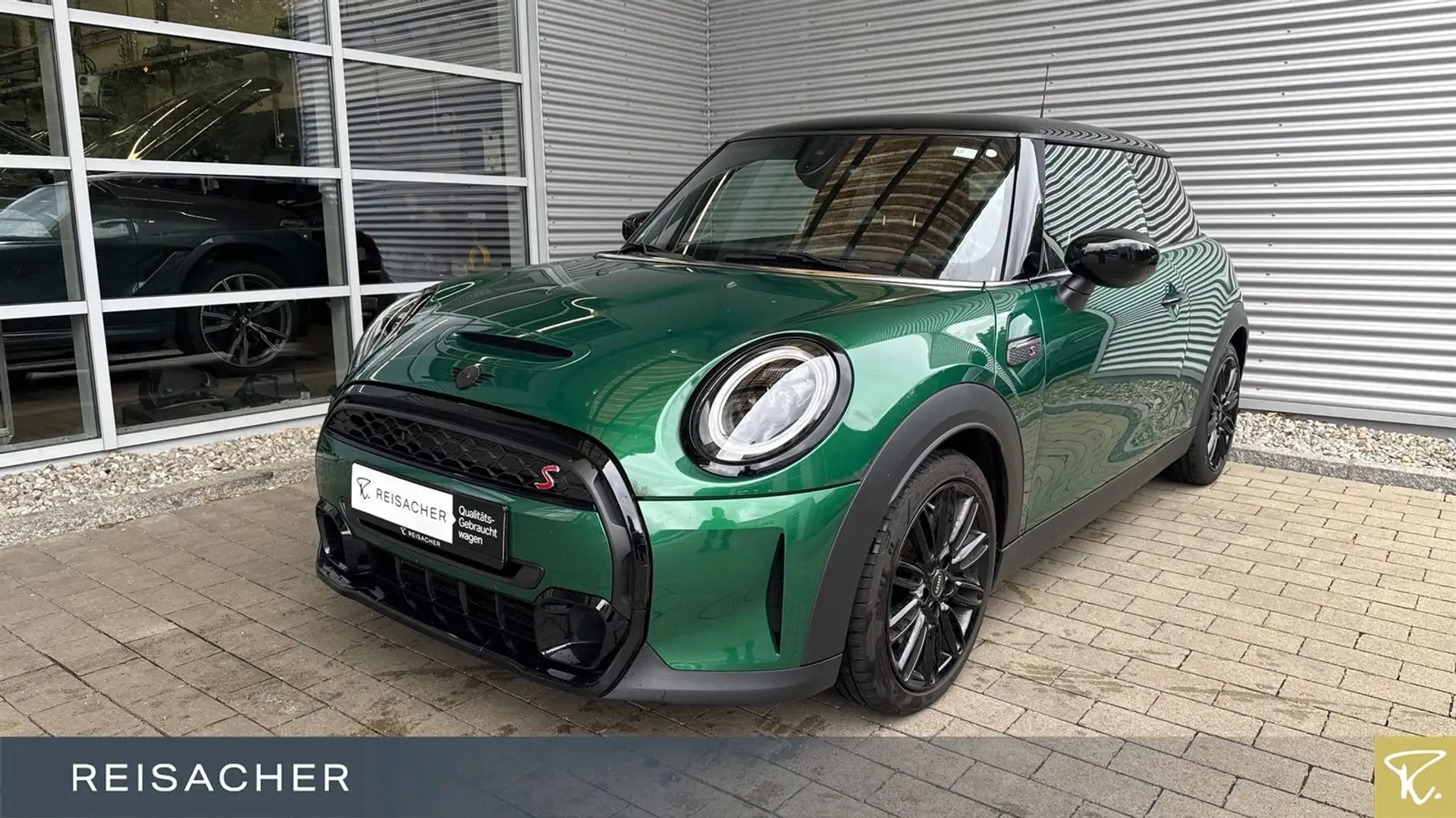 MINI Cooper S Classic-Trim Navi LED RüKa 17"LM Grün - 1